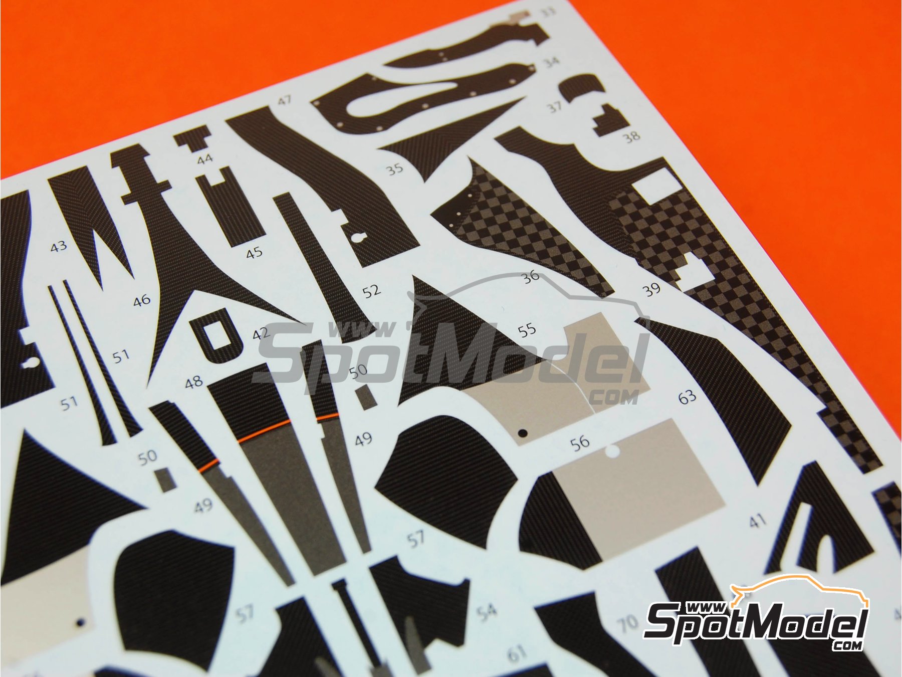 Image 2: RB Racing Renault RB6 - Campeonato del Mundo FIA de Formula 1 | Patron de fibra de carbono en calca en escala&nbsp;1/20 fabricado por Studio27 (ref.&nbsp;ST27-CARBOND20007, tambien 4545310004585 y CD20007)