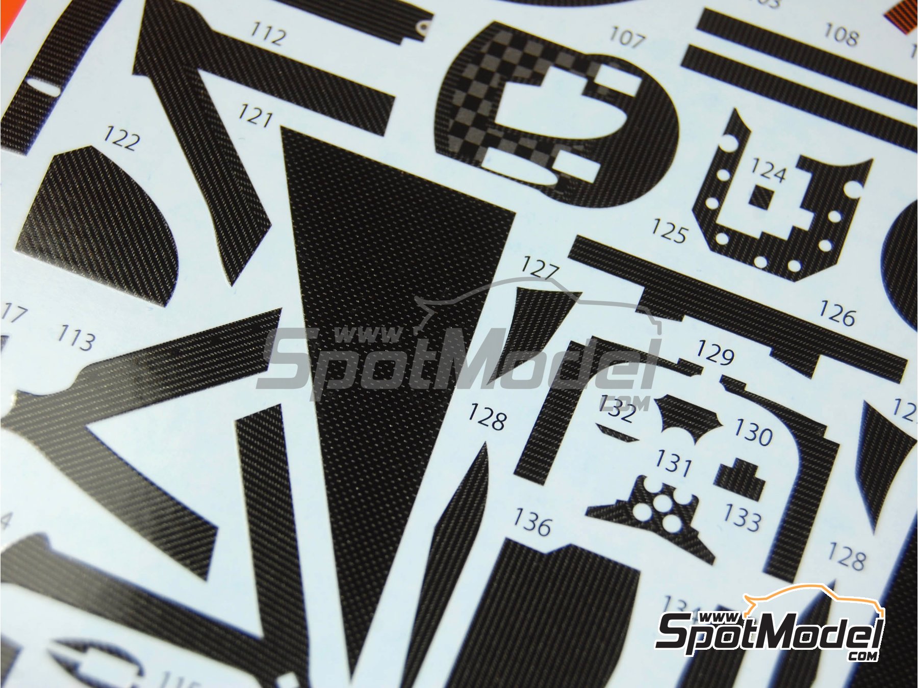 Image 9: RB Racing Renault RB6 - Campeonato del Mundo FIA de Formula 1 | Patron de fibra de carbono en calca en escala&nbsp;1/20 fabricado por Studio27 (ref.&nbsp;ST27-CARBOND20007, tambien 4545310004585 y CD20007)