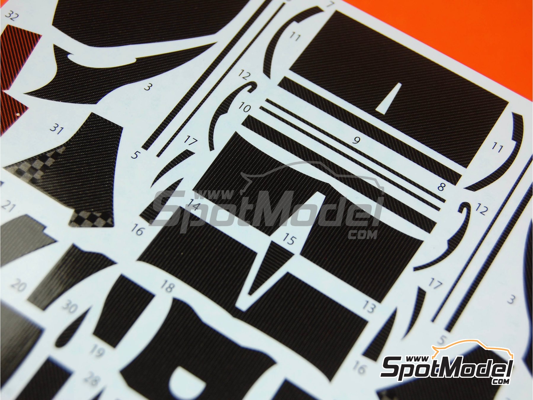 Image 13: RB Racing Renault RB6 - Campeonato del Mundo FIA de Formula 1 | Patron de fibra de carbono en calca en escala&nbsp;1/20 fabricado por Studio27 (ref.&nbsp;ST27-CARBOND20007, tambien 4545310004585 y CD20007)