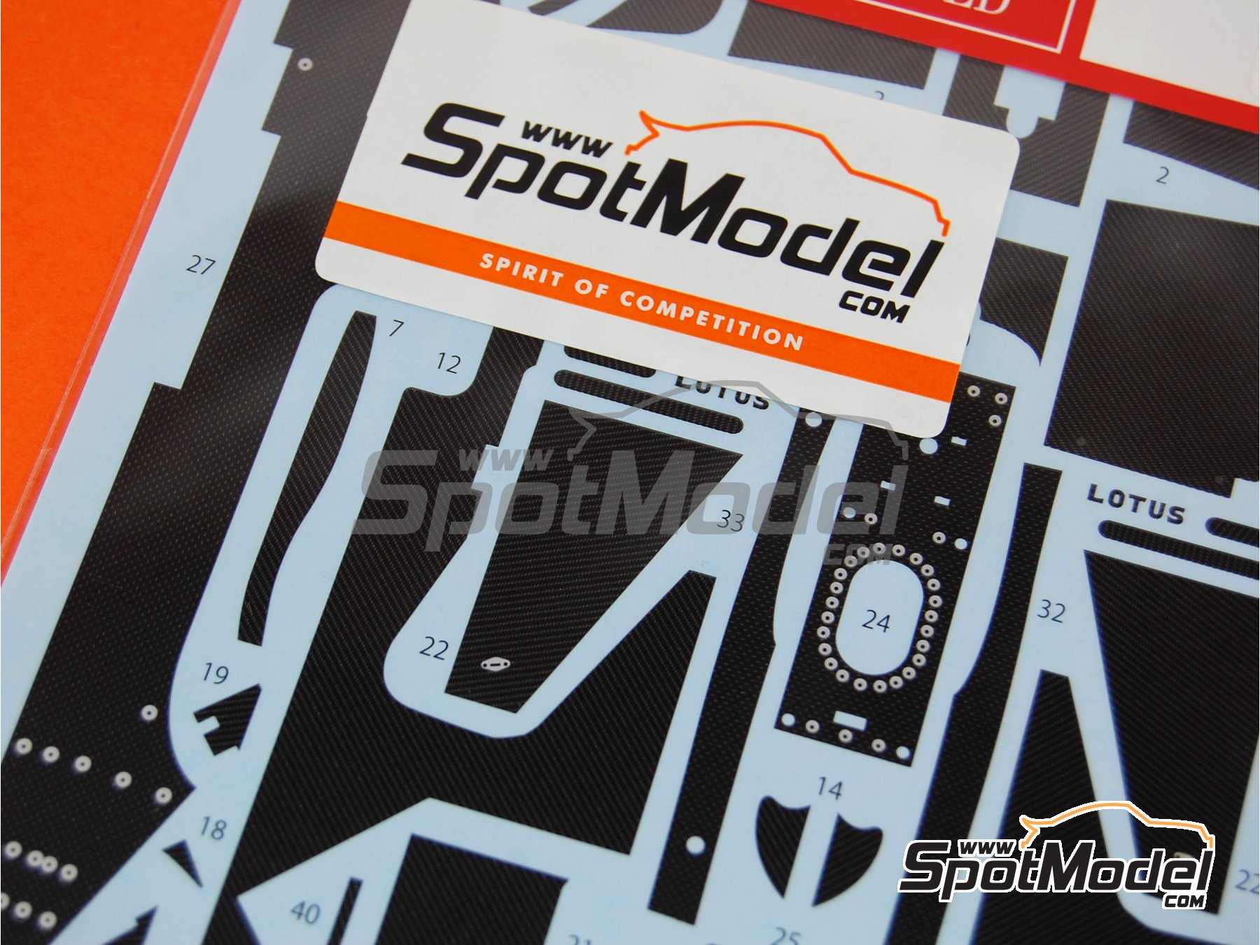 Image 2: Lotus Honda 99T - Campeonato del Mundo FIA de Formula 1 | Patron de fibra de carbono en calca en escala&nbsp;1/20 fabricado por Studio27 (ref.&nbsp;ST27-CARBOND20012, tambien 4545310007456 y CD20012)
