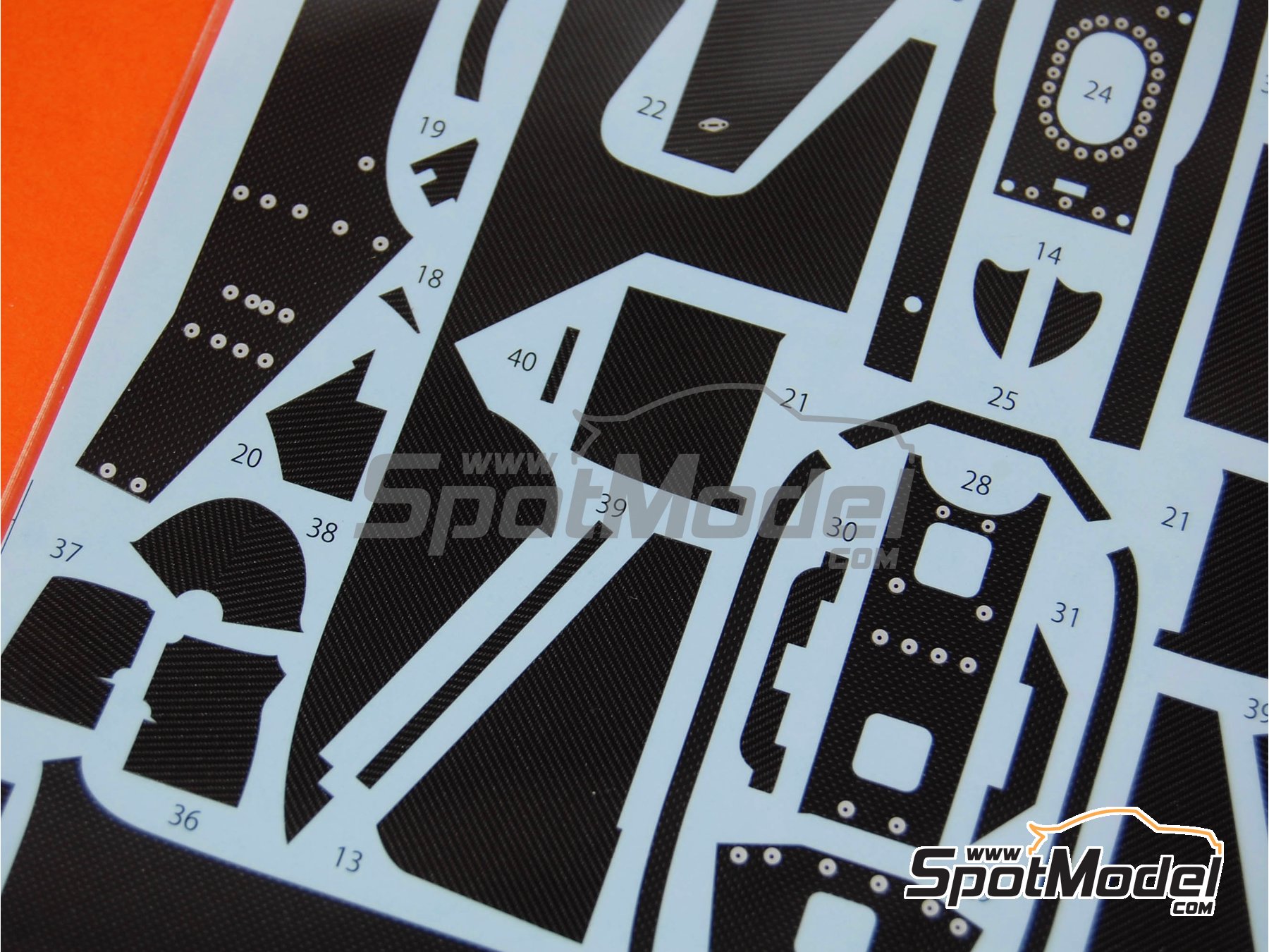 Image 3: Lotus Honda 99T - Campeonato del Mundo FIA de Formula 1 | Patron de fibra de carbono en calca en escala&nbsp;1/20 fabricado por Studio27 (ref.&nbsp;ST27-CARBOND20012, tambien 4545310007456 y CD20012)