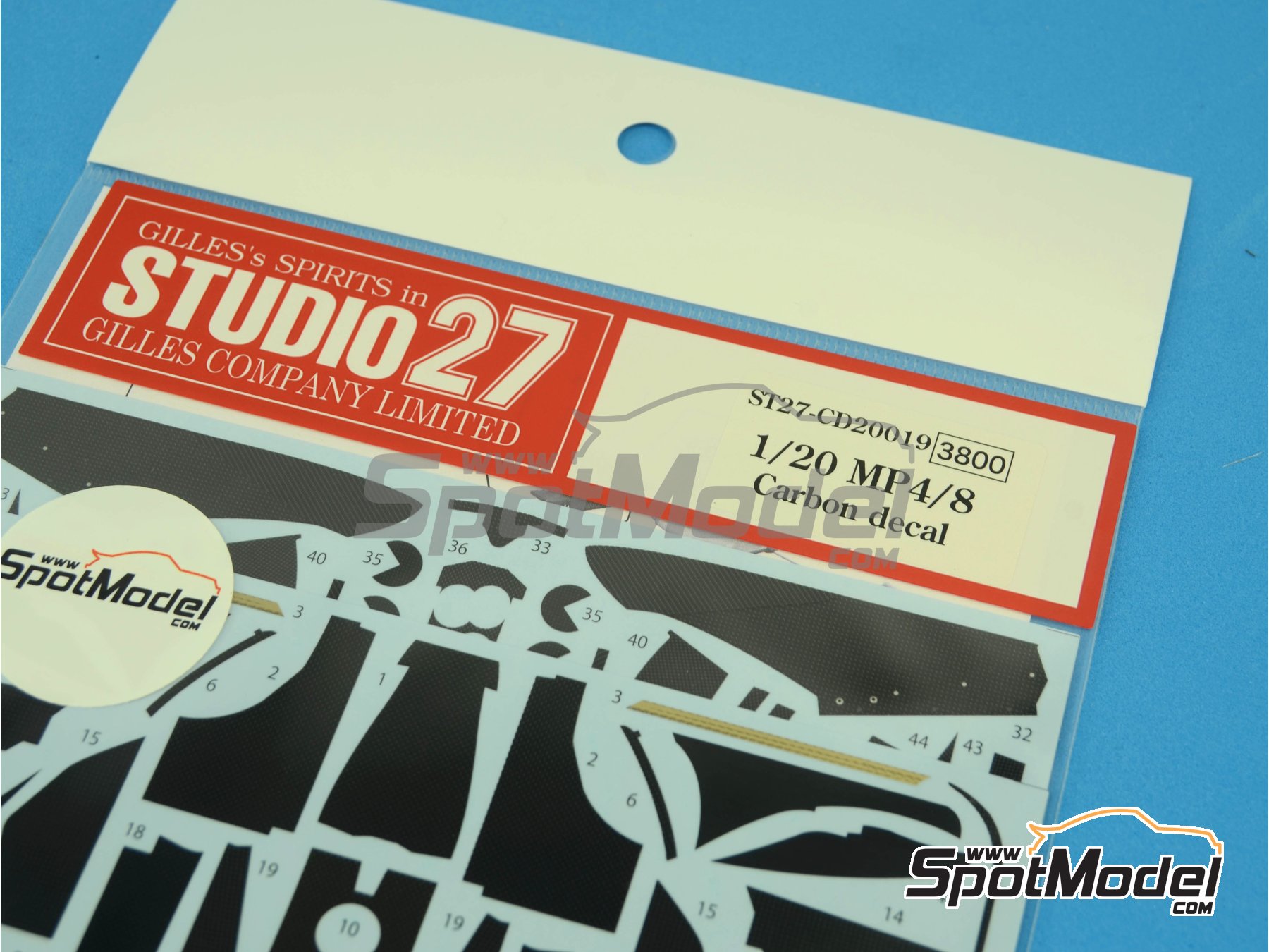 Image 2: McLaren Ford MP4/8 - Formula 1 World Championship 1993 | Carbon fibre pattern decal set in 1/20 scale manufactured by Studio27 (ref.&nbsp;ST27-CARBOND20019, also 4545310009269 and CD20019)