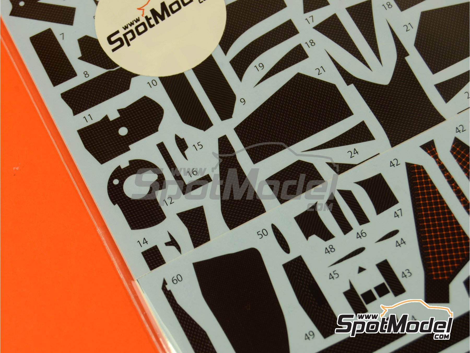 Image 2: Ferrari F2001 | Patron de fibra de carbono en calca en escala&nbsp;1/20 fabricado por Studio27 (ref.&nbsp;ST27-CARBOND20022, tambien 4545310011064 y CD20022)