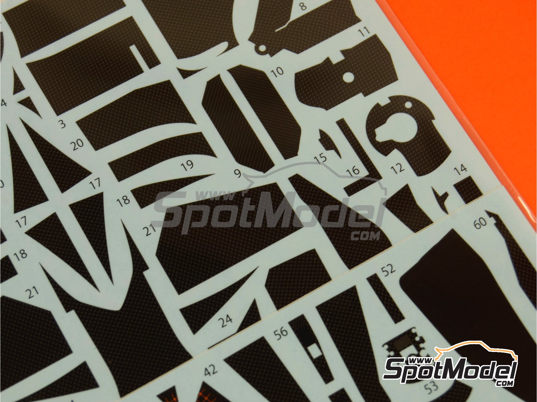 Image 4: Ferrari F2001 | Patron de fibra de carbono en calca en escala&nbsp;1/20 fabricado por Studio27 (ref.&nbsp;ST27-CARBOND20022, tambien 4545310011064 y CD20022)