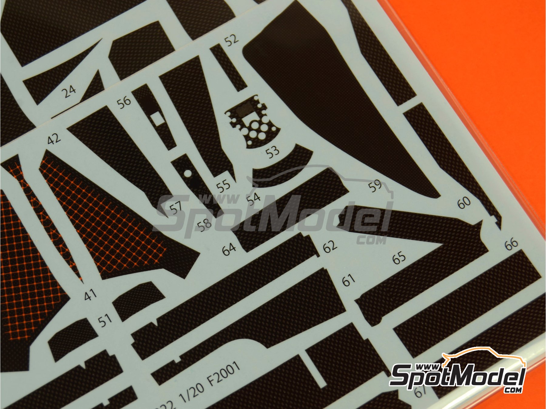 Image 5: Ferrari F2001 | Patron de fibra de carbono en calca en escala&nbsp;1/20 fabricado por Studio27 (ref.&nbsp;ST27-CARBOND20022, tambien 4545310011064 y CD20022)