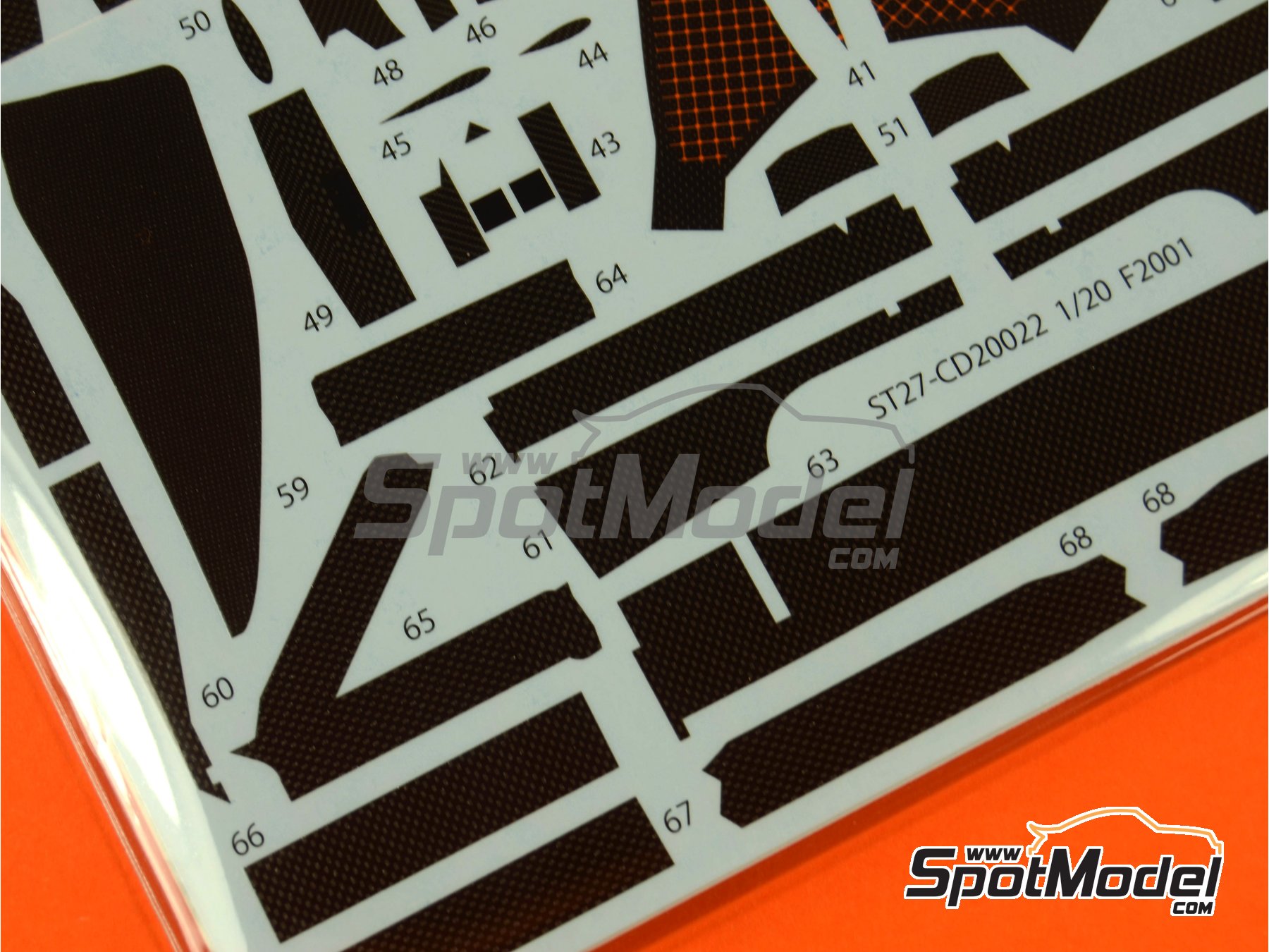 Image 6: Ferrari F2001 | Patron de fibra de carbono en calca en escala&nbsp;1/20 fabricado por Studio27 (ref.&nbsp;ST27-CARBOND20022, tambien 4545310011064 y CD20022)