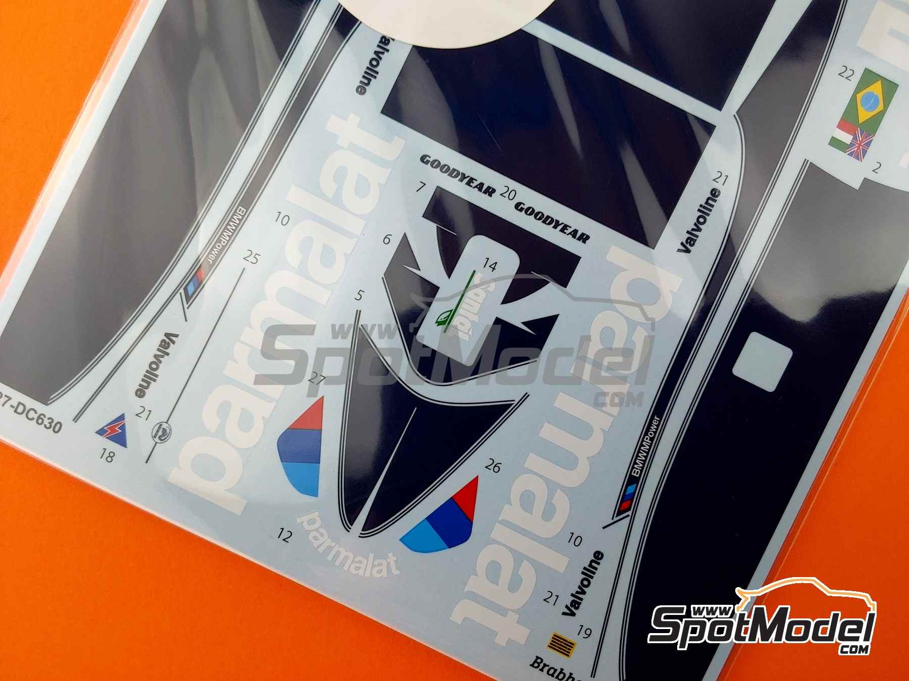 Image 5: Brabham BT50 BMW Turbo Equipo Brabham Racing Organisation patrocinado por Parmalat - Campeonato del Mundo FIA de Formula 1 1982 | Decoraci&oacute;n en escala&nbsp;1/20 fabricado por Studio27 (ref.&nbsp;ST27-DC630, tambien 4545310406303 y DC630)