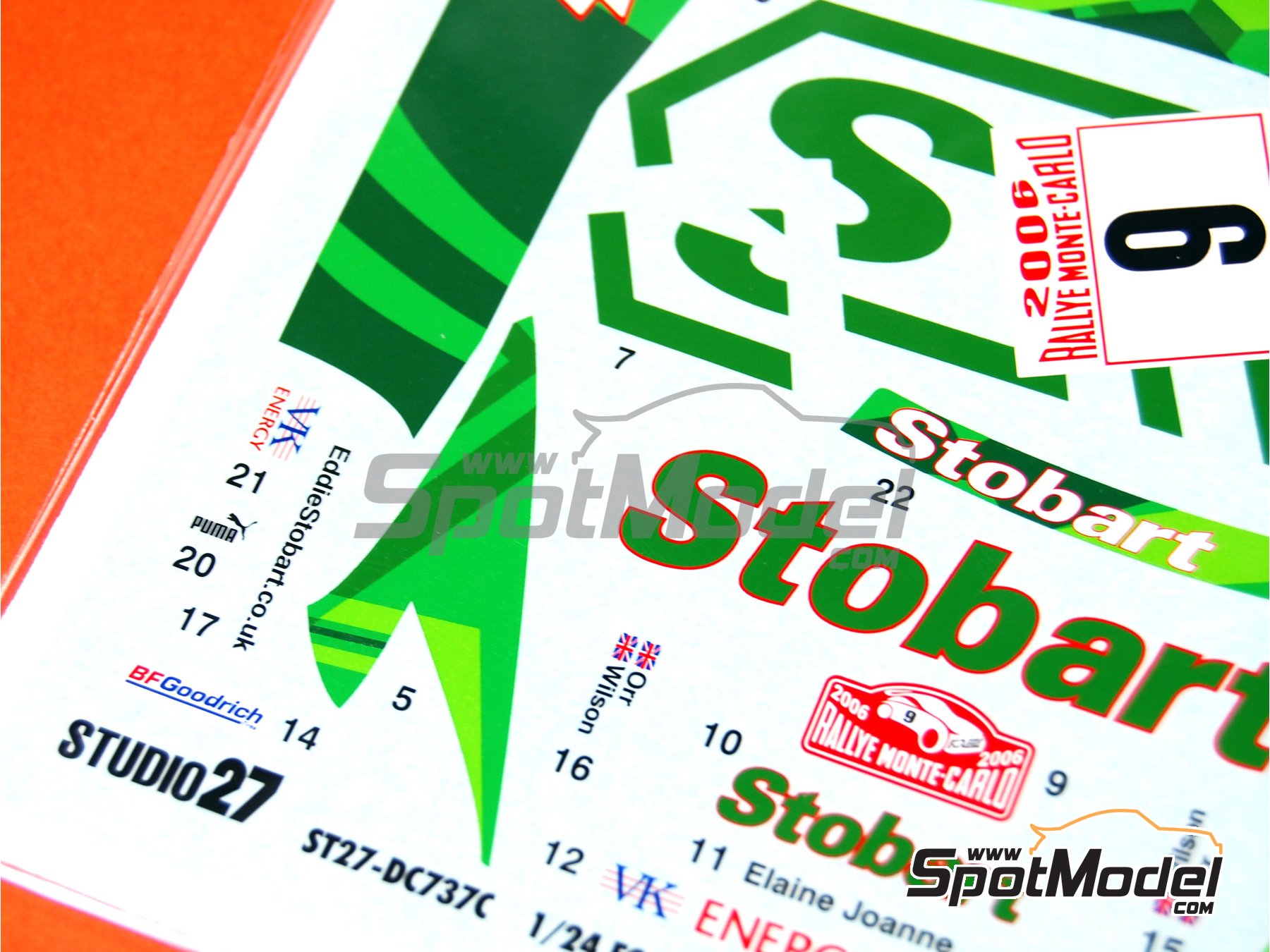 Image 7: Ford Focus RS patrocinado por Stobart - Rally de Monte Carlo - Rallye Automobile de Monte-Carlo 2006 | Decoraci&oacute;n en escala&nbsp;1/24 fabricado por Studio27 (ref.&nbsp;ST27-DC737C, tambien 4545310407379 y DC737C)