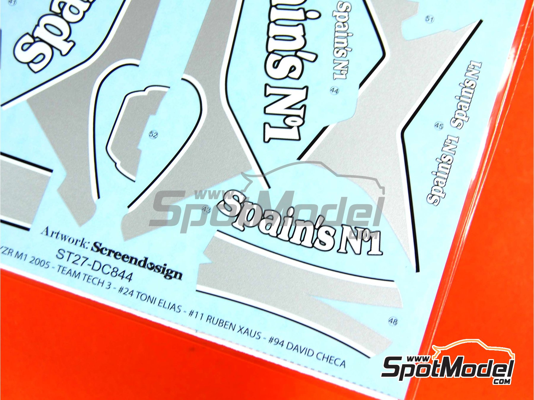 Image 5: Yamaha YZR-M1 Equipo Yamaha Tech3 patrocinado por Spain - Campeonato del Mundo de Motociclismo 2005 | Decoraci&oacute;n en escala&nbsp;1/12 fabricado por Studio27 (ref.&nbsp;ST27-DC844, tambien 4545310408444 y DC844)
