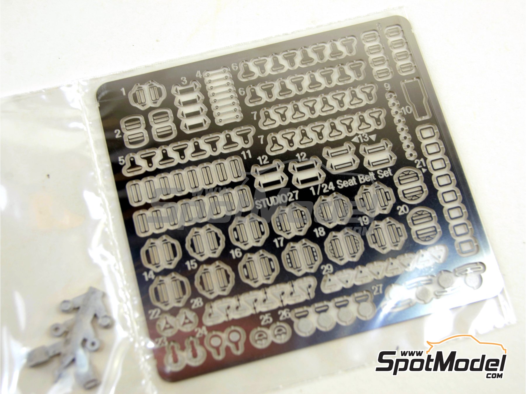 Image 8: Arn&eacute;s de competici&oacute;n | Cinturones en escala&nbsp;1/24 fabricado por Studio27 (ref.&nbsp;ST27-FP24177, tambien 4545310011965 y FP24177)