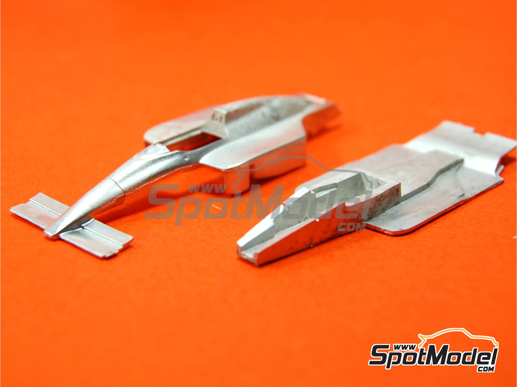 Image 3: McLaren Honda MP4/4 McLaren Racing Limited Team sponsored by Marlboro - Japanese Formula 1 Grand Prix 1998 | Car scale model kit in 1/64 scale manufactured by Tameo Kits (ref.&nbsp;64T001)