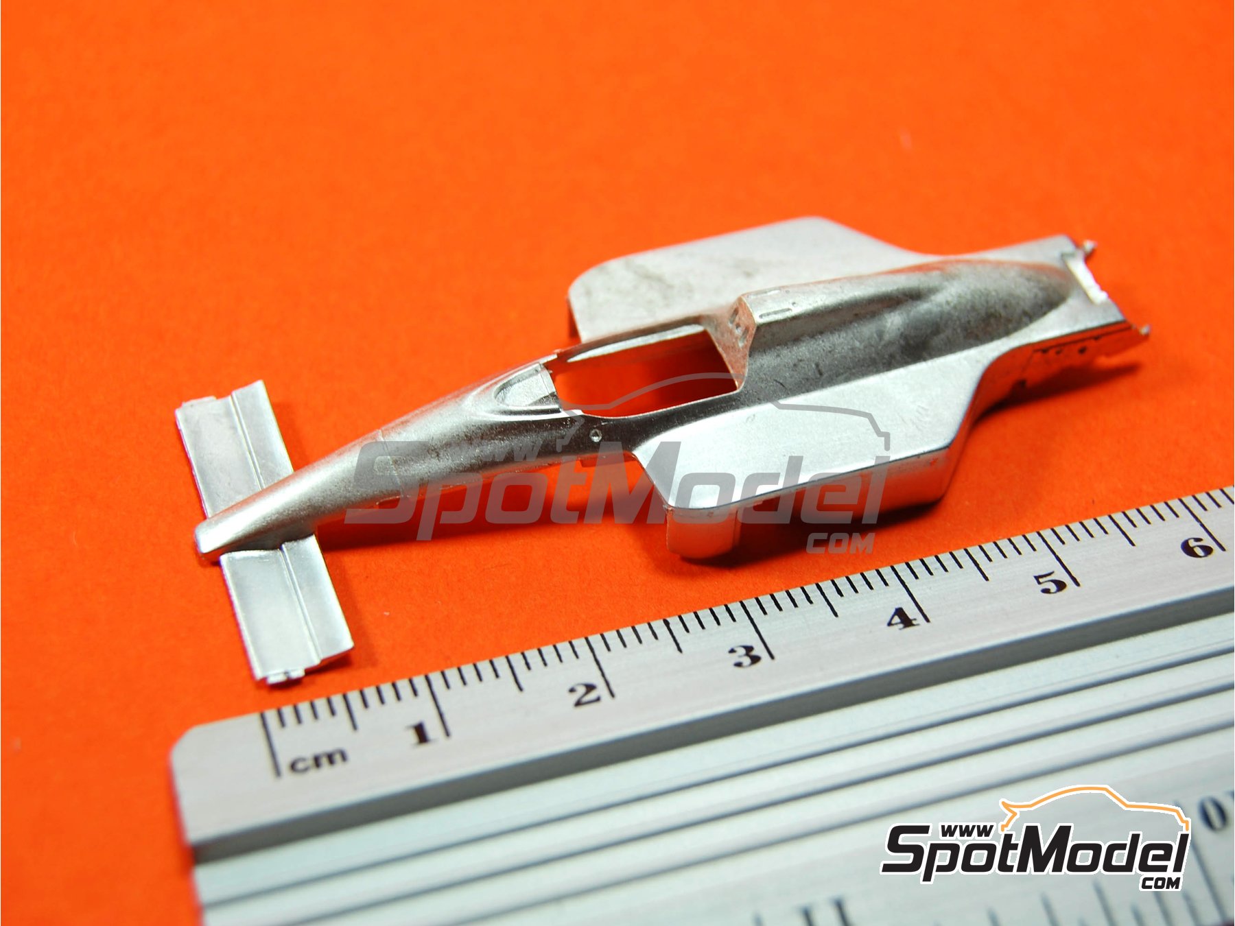 Image 4: McLaren Honda MP4/4 McLaren Racing Limited Team sponsored by Marlboro - Japanese Formula 1 Grand Prix 1998 | Car scale model kit in 1/64 scale manufactured by Tameo Kits (ref.&nbsp;64T001)