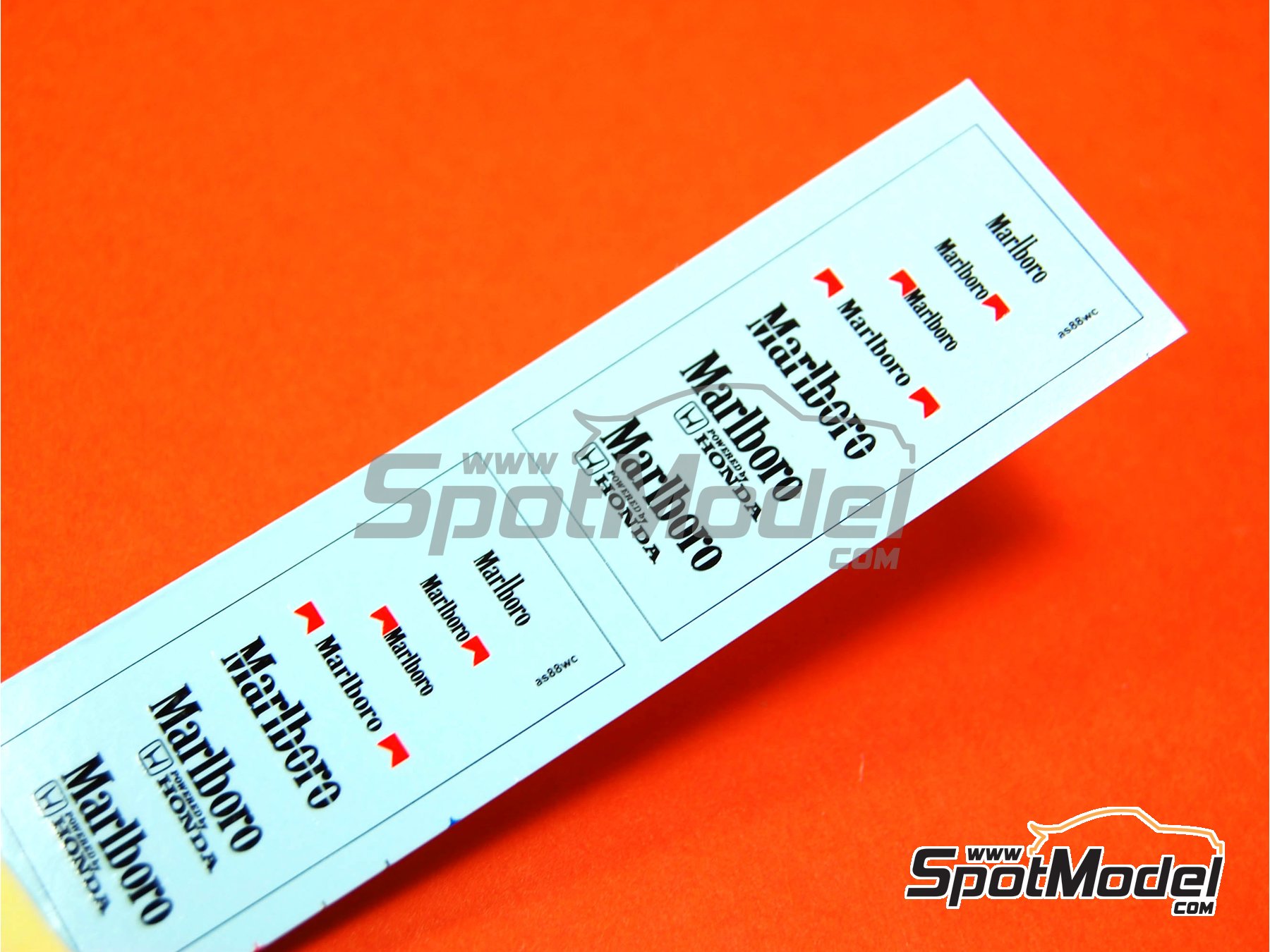 Image 5: McLaren Honda MP4/4 McLaren Racing Limited Team sponsored by Marlboro - Japanese Formula 1 Grand Prix 1998 | Car scale model kit in 1/64 scale manufactured by Tameo Kits (ref.&nbsp;64T001)
