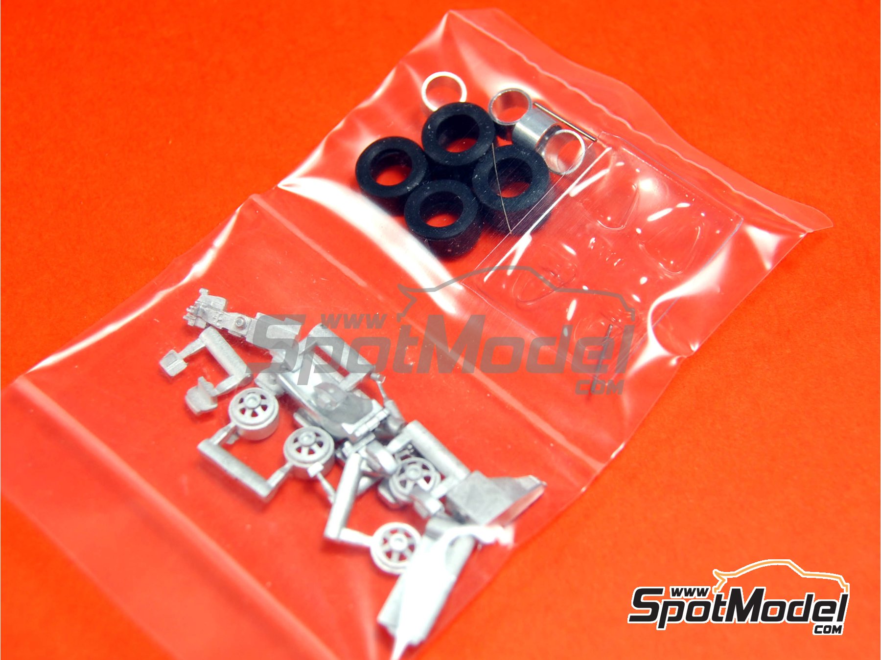 Image 9: McLaren Honda MP4/4 McLaren Racing Limited Team sponsored by Marlboro - Japanese Formula 1 Grand Prix 1998 | Car scale model kit in 1/64 scale manufactured by Tameo Kits (ref.&nbsp;64T001)