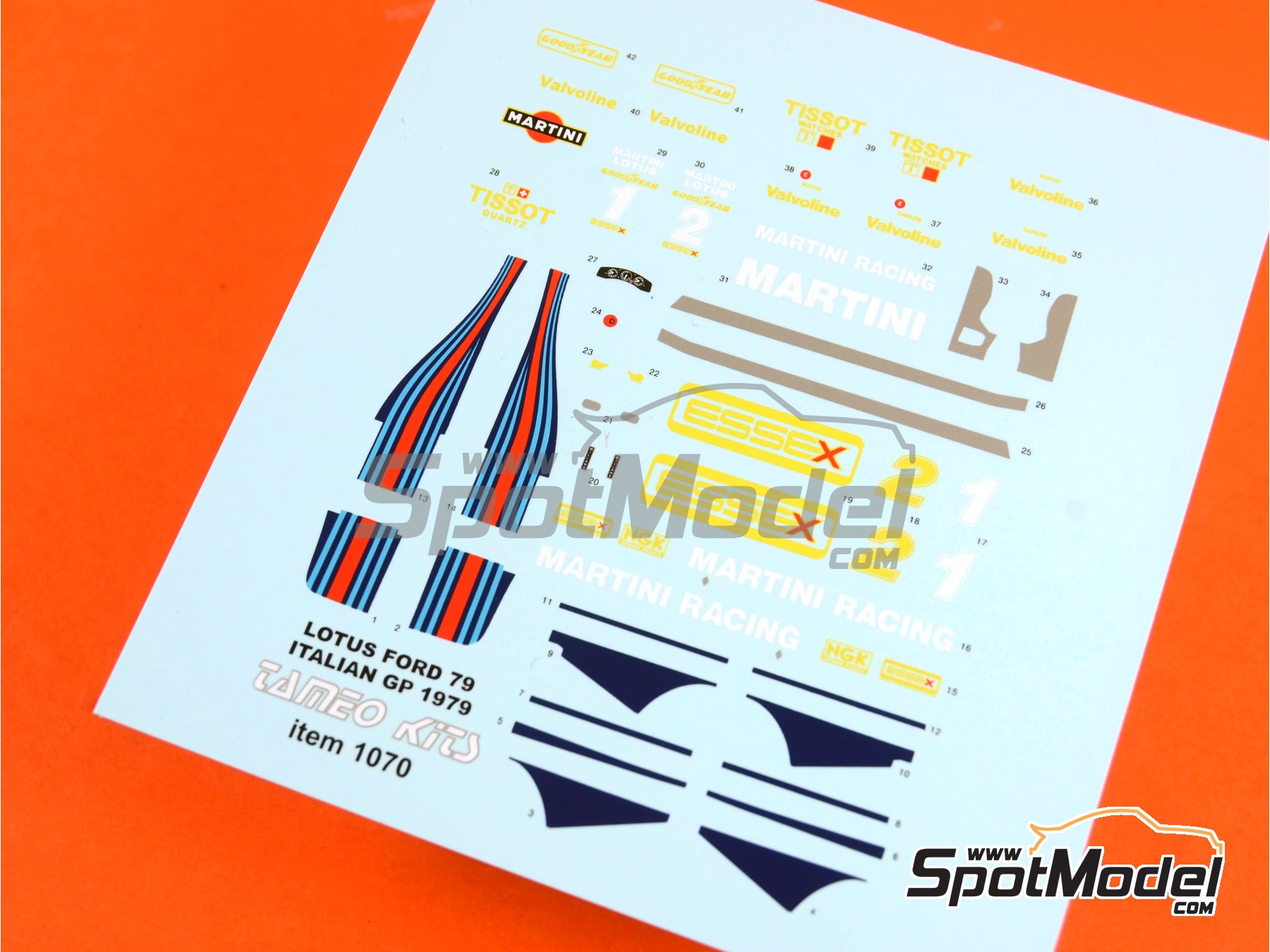 Image 3: Lotus Ford Type 79 Equipo Lotus patrocinado por Essex - Gran Premio de F&oacute;rmula 1 de Italia 1979 | Decoraci&oacute;n en escala&nbsp;1/43 fabricado por Tameo Kits (ref.&nbsp;DK-CPK002)