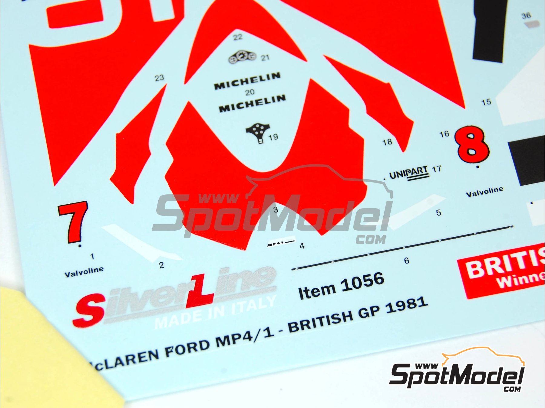 Image 4: McLaren Ford MP4/1 Equipo McLaren Racing Limited patrocinado por Marlboro - Gran Premio de F&oacute;rmula 1 de Inglaterra 1981 | Decoraci&oacute;n en escala&nbsp;1/43 fabricado por Tameo Kits (ref.&nbsp;DK-SLK085)