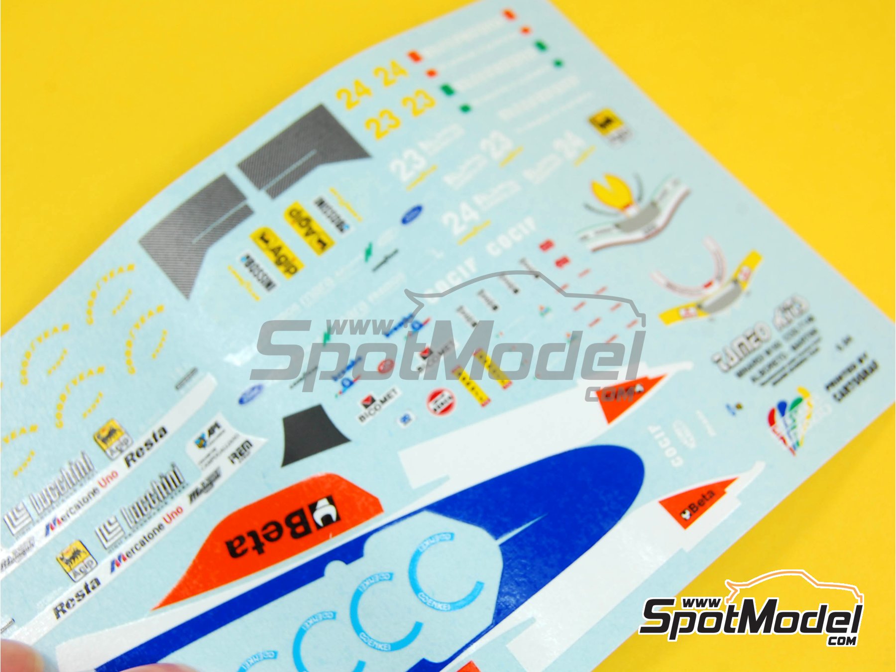 Image 2: Minardi Ford M193B Equipo Minardi F1 patrocinado por Beta Utensili - Gran Premio de F&oacute;rmula 1 de Brasil 1994 | Decoraci&oacute;n en escala&nbsp;1/43 fabricado por Tameo Kits (ref.&nbsp;DK187)