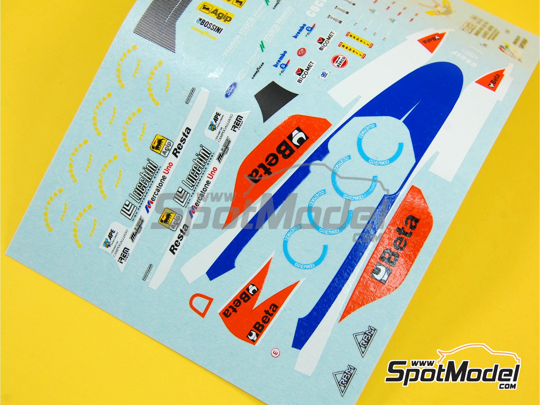 Image 3: Minardi Ford M193B Equipo Minardi F1 patrocinado por Beta Utensili - Gran Premio de F&oacute;rmula 1 de Brasil 1994 | Decoraci&oacute;n en escala&nbsp;1/43 fabricado por Tameo Kits (ref.&nbsp;DK187)