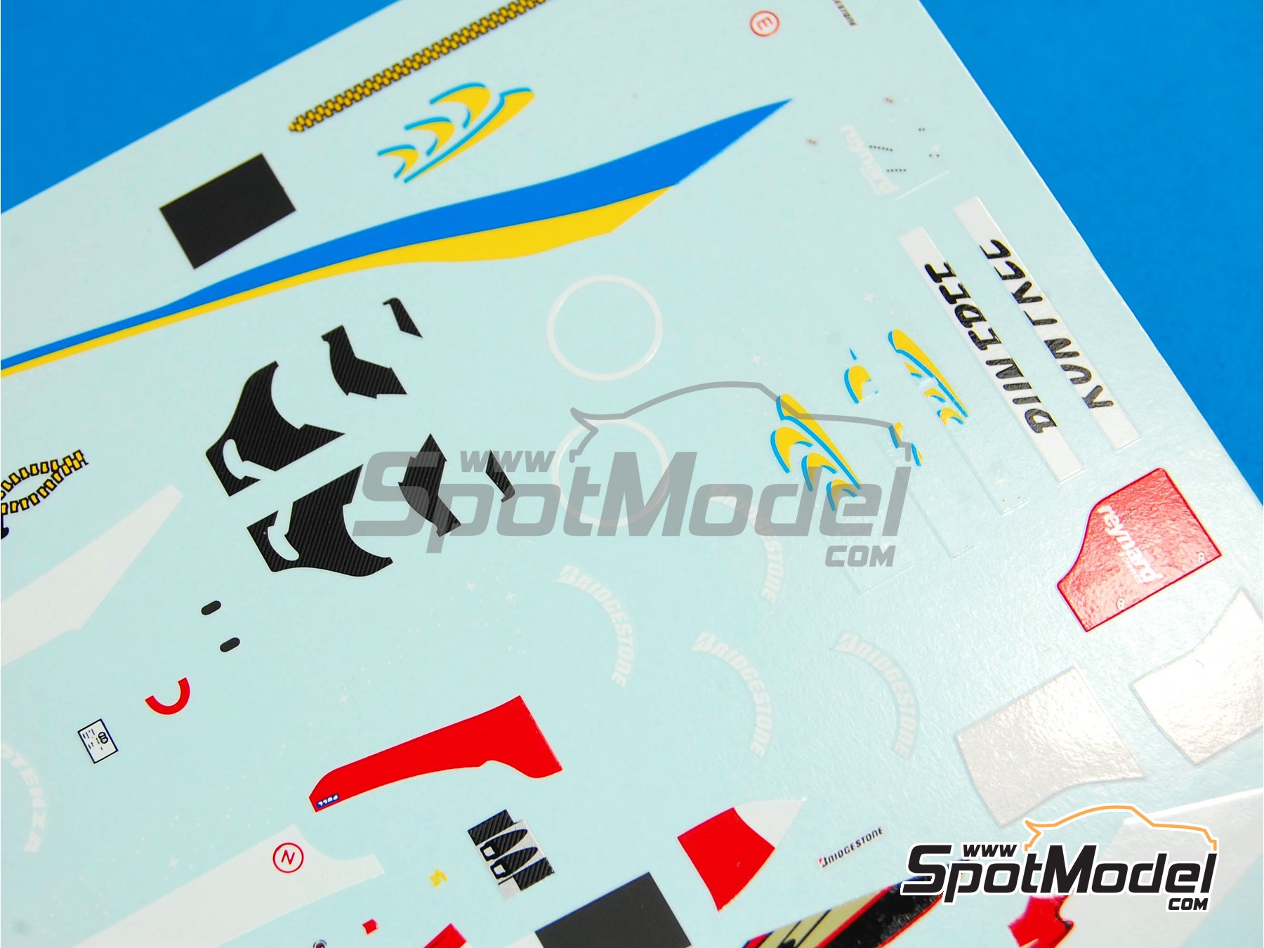 Image 2: BAR Supertec 01 Equipo British American Racing patrocinado por Lucky Strike - Gran Premio de Formula 1 de M&oacute;naco 1999 | Decoraci&oacute;n en escala&nbsp;1/43 fabricado por Tameo Kits (ref.&nbsp;DK284)