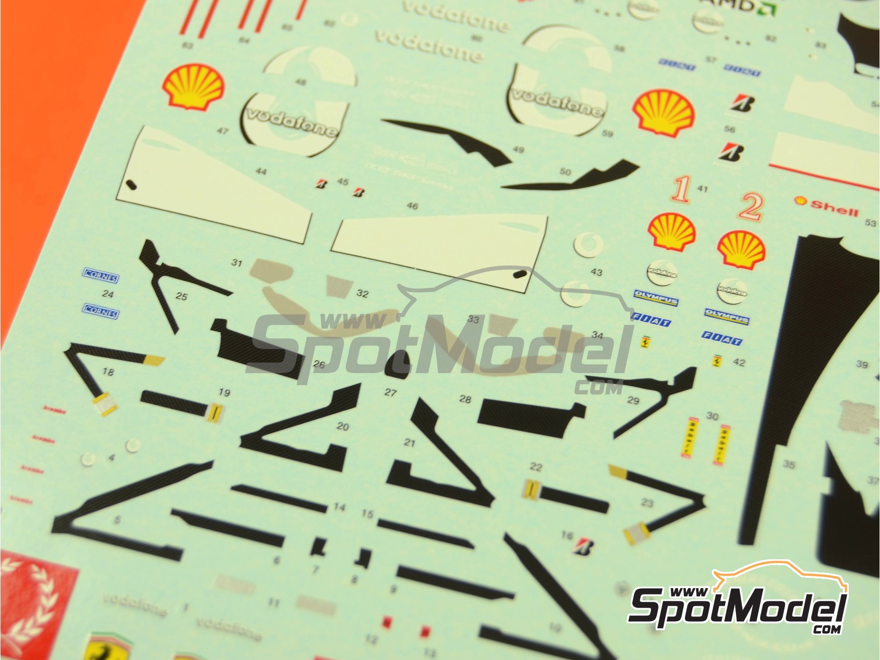 Image 2: Ferrari F2004 Equipo Scuderia Ferrari patrocinado por Vodafone Marlboro - Gran Premio de F&oacute;rmula 1 de Jap&oacute;n 2004 | Decoraci&oacute;n en escala&nbsp;1/43 fabricado por Tameo Kits (ref.&nbsp;DK347)