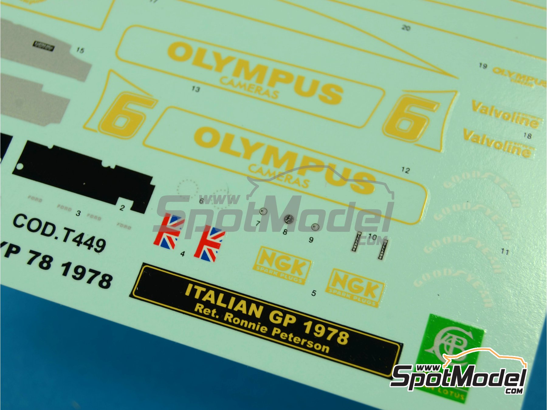 Image 2: Lotus Ford Type 78 Equipo Lotus patrocinado por John Player Special - Gran Premio de F&oacute;rmula 1 de Italia 1978 | Decoraci&oacute;n en escala&nbsp;1/43 fabricado por Tameo Kits (ref.&nbsp;DK422)