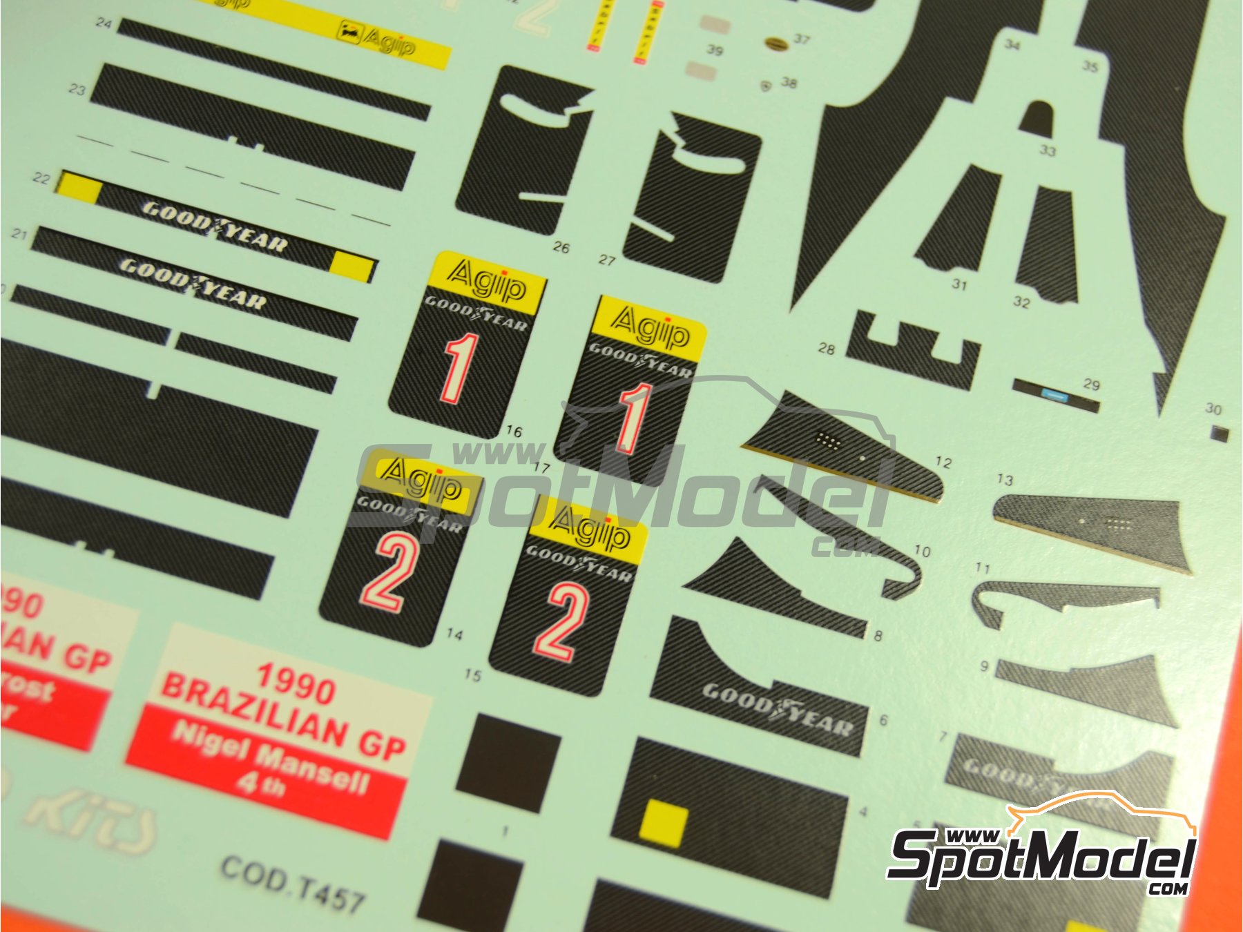 Image 2: Ferrari F1-90 Equipo Scuderia Ferrari patrocinado por Marlboro - Gran Premio de F&oacute;rmula 1 de Brasil 1990 | Decoraci&oacute;n en escala&nbsp;1/43 fabricado por Tameo Kits (ref.&nbsp;DK425)