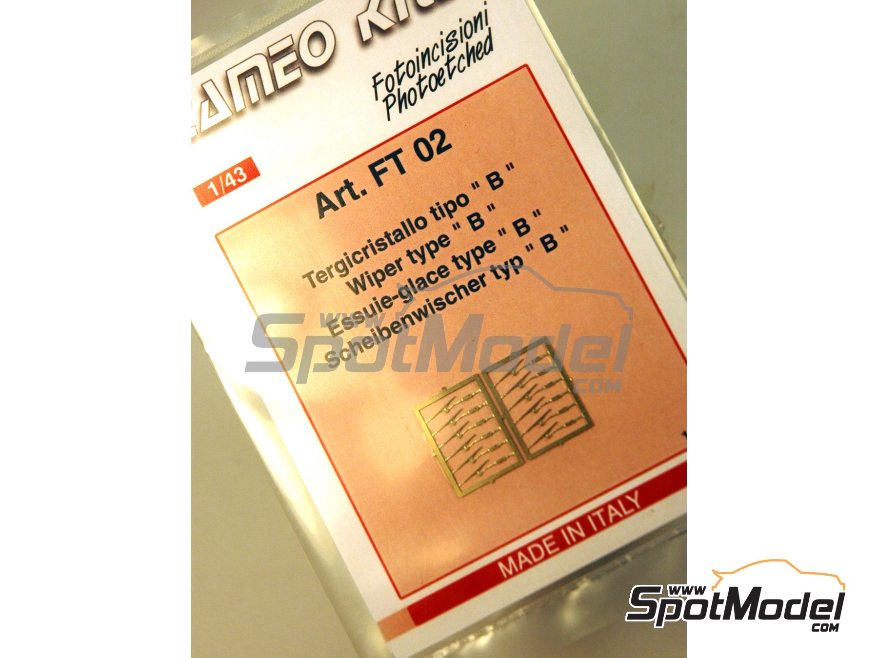 Image 1: Wiper blade | Detail in 1/43 scale manufactured by Tameo Kits (ref.&nbsp;FT02)