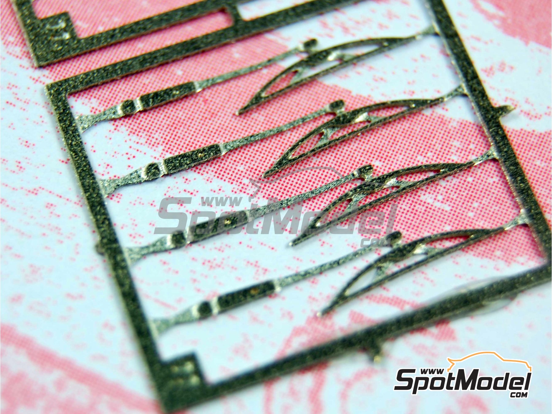 Image 4: Wiper blade | Detail in 1/43 scale manufactured by Tameo Kits (ref.&nbsp;FT03)