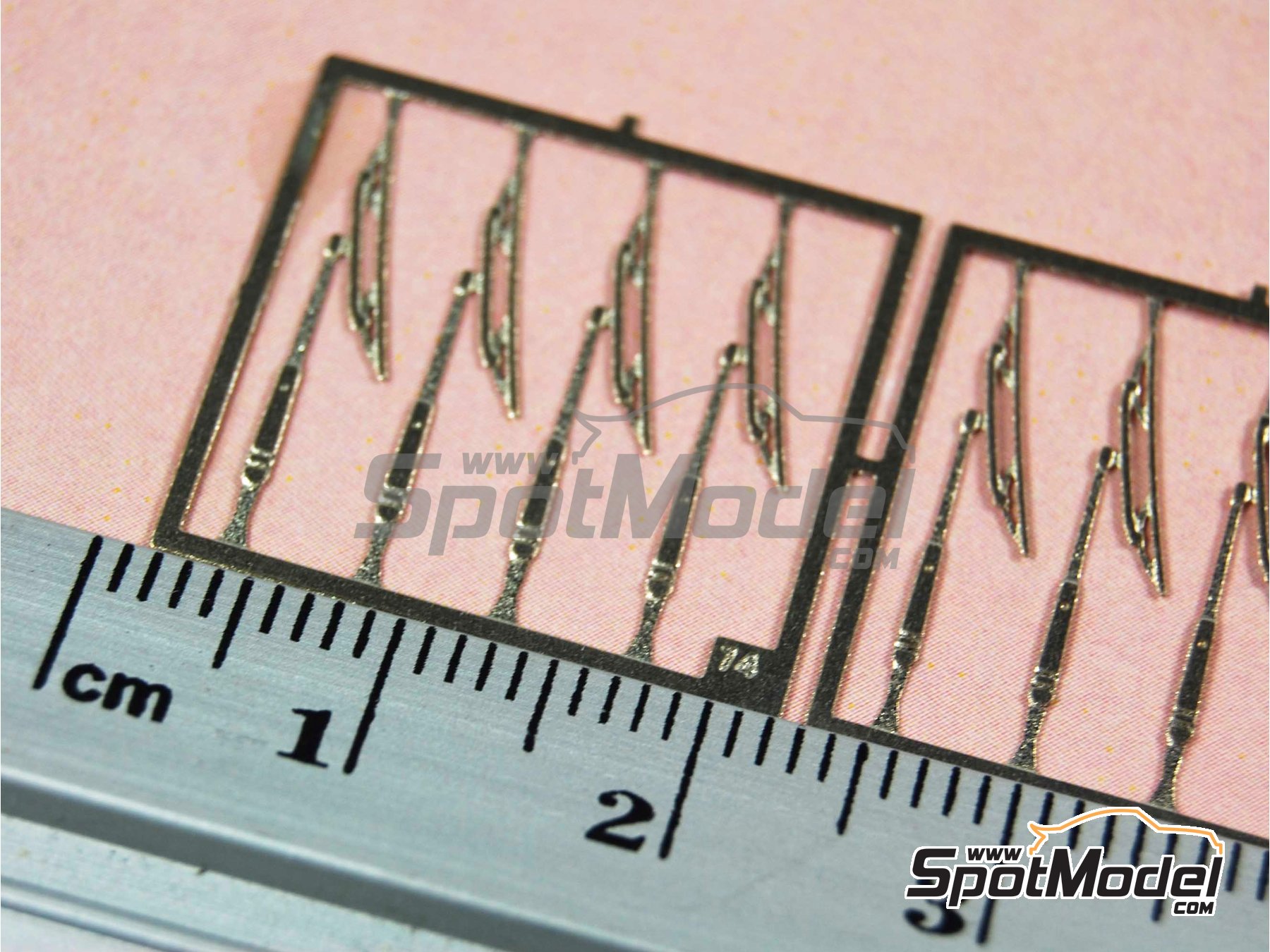 Image 6: Limpiaparabrisas | Detalle en escala&nbsp;1/43 fabricado por Tameo Kits (ref.&nbsp;FT07)