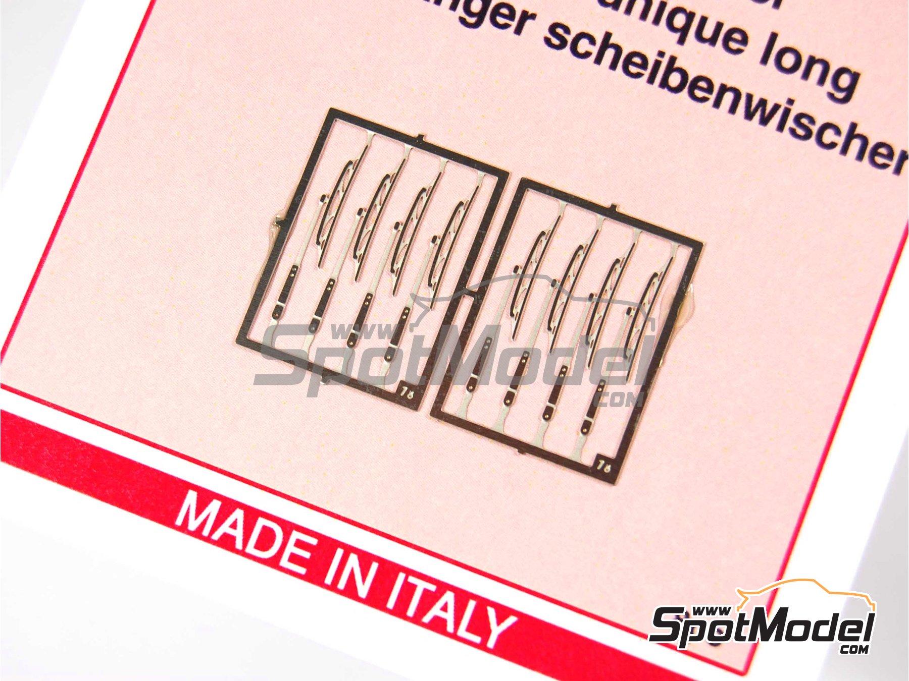 Image 1: Wiper blade | Detail in 1/43 scale manufactured by Tameo Kits (ref.&nbsp;FT08)