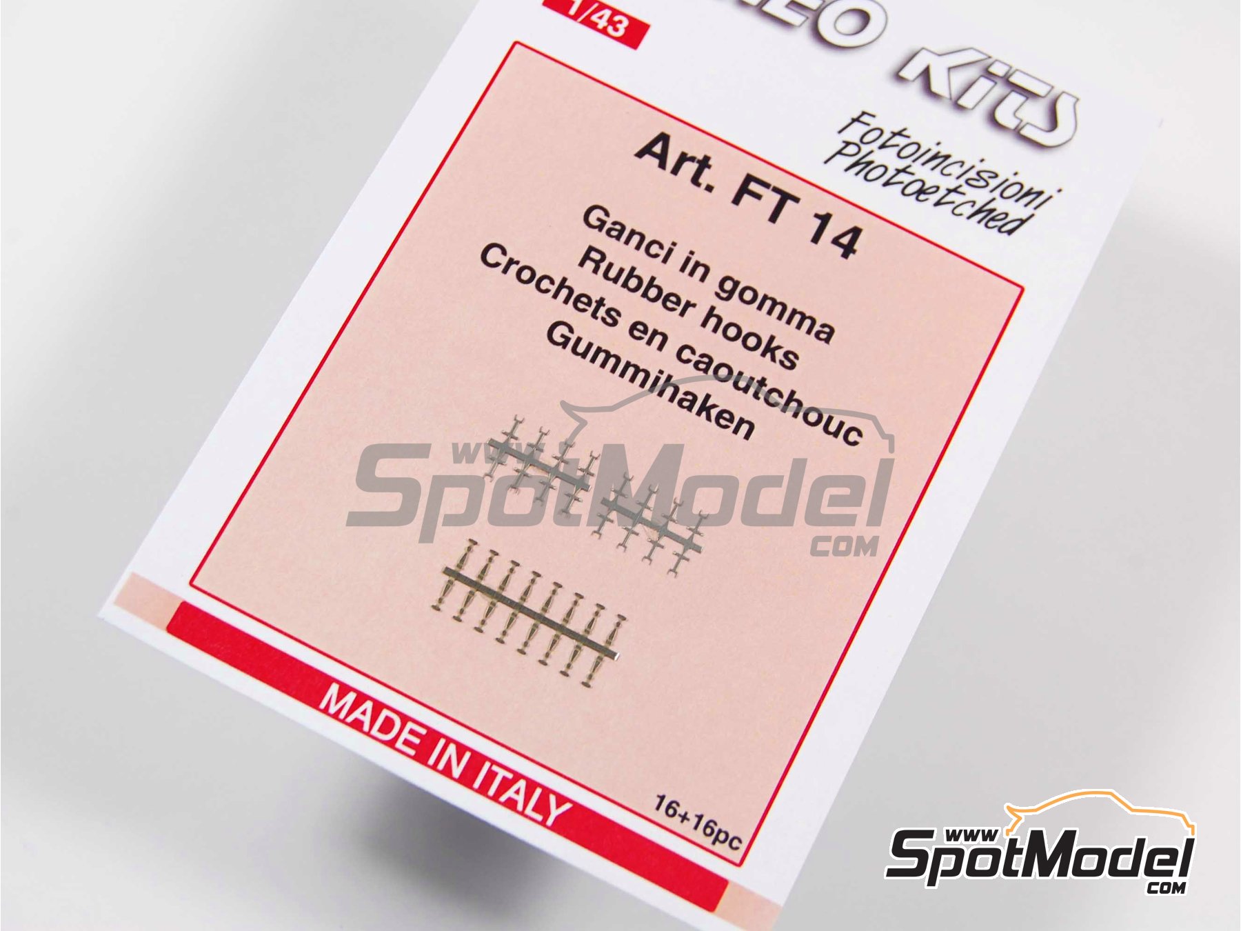 Image 1: Cierre de goma para capot | Cierres de capot en escala&nbsp;1/43 fabricado por Tameo Kits (ref.&nbsp;FT14)