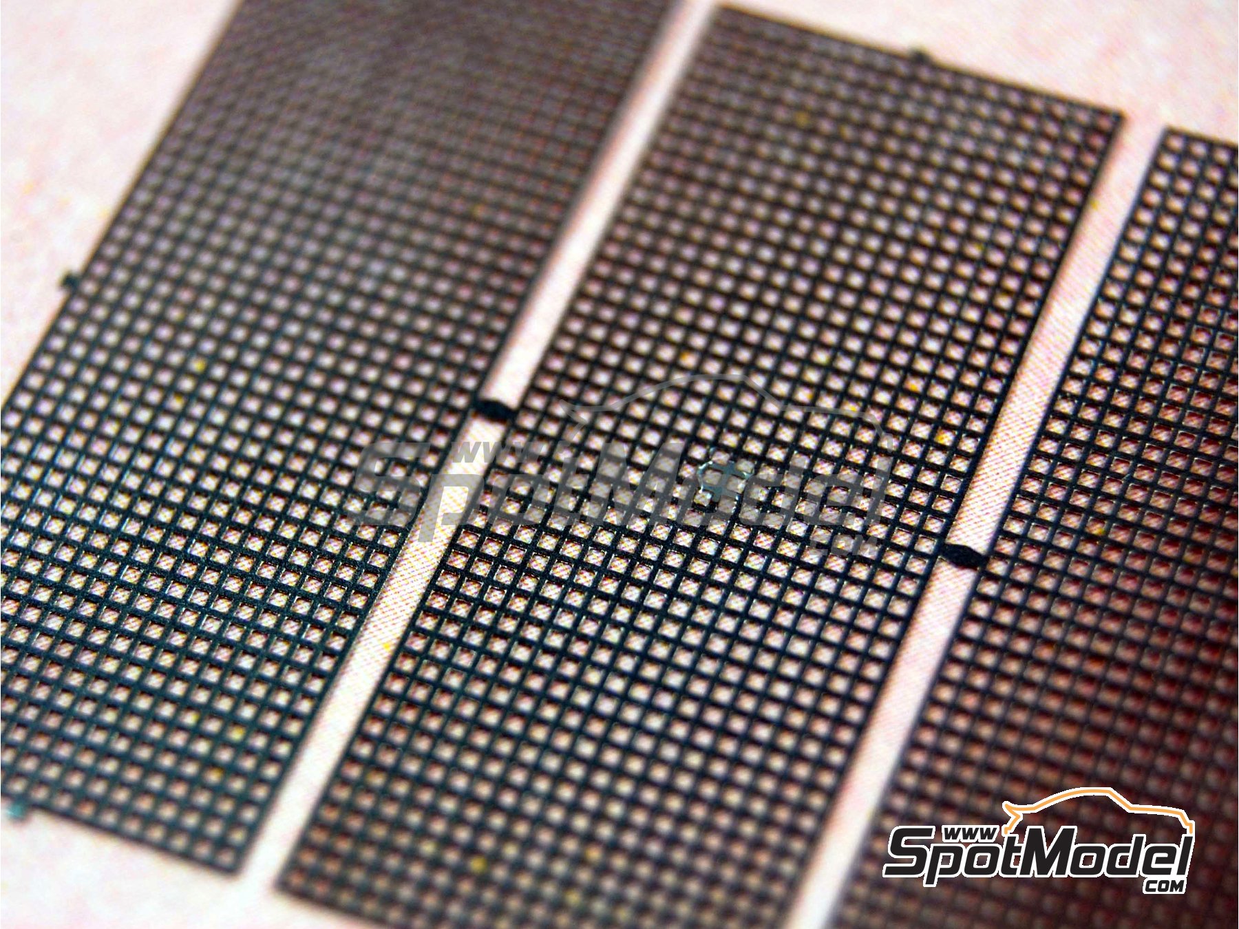 Image 3: Rejilla fina 10 x 25 mm | Rejilla fabricado por Tameo Kits (ref.&nbsp;FT26)