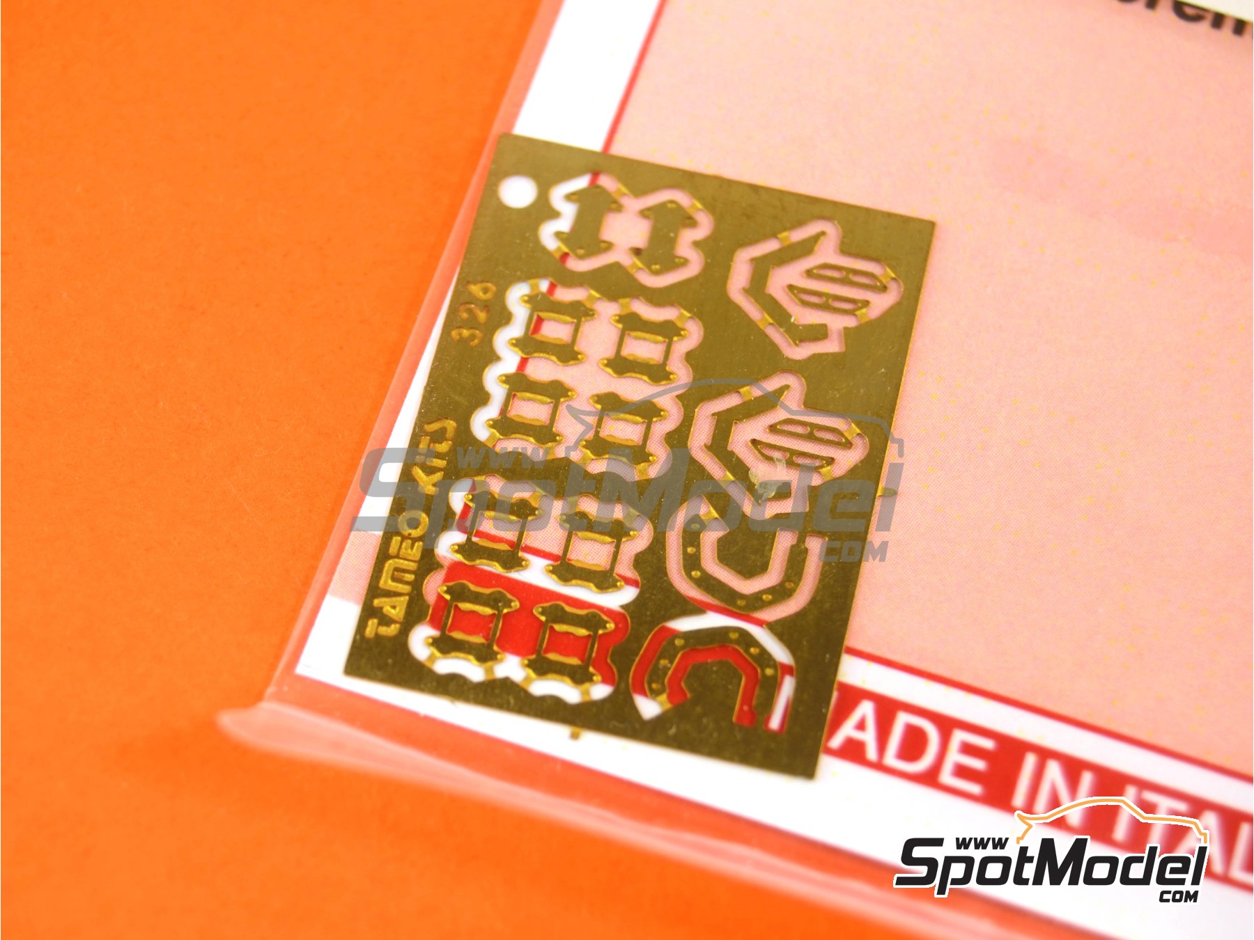 Image 1: Pinzas de freno | Fotograbados en escala&nbsp;1/43 fabricado por Tameo Kits (ref.&nbsp;FT52)