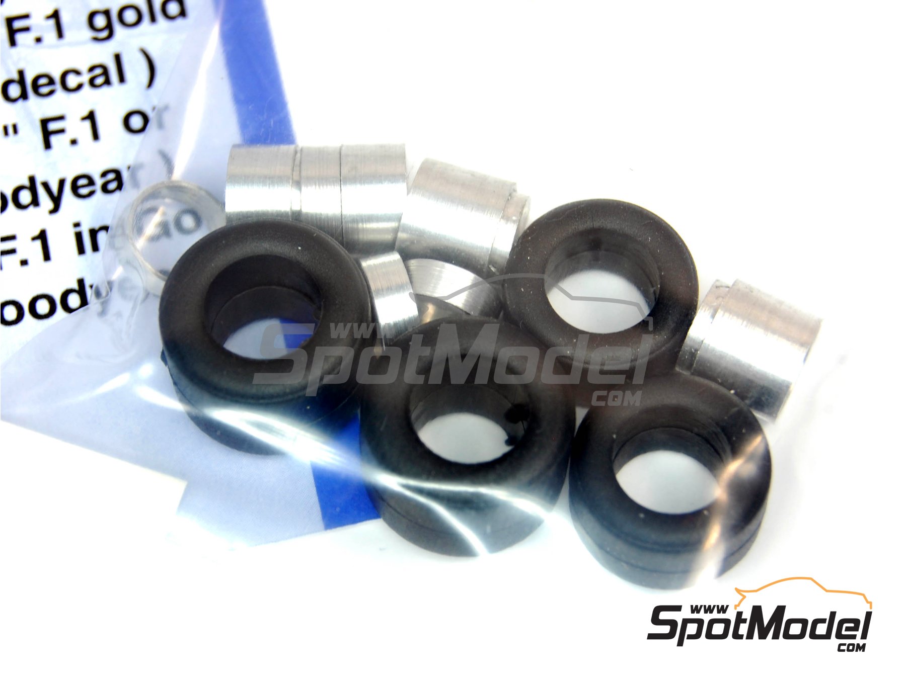 Image 4: Speedline F1 dorada 8 radios | Set de llantas y neum&aacute;ticos en escala&nbsp;1/43 fabricado por Tameo Kits (ref.&nbsp;PWT05)