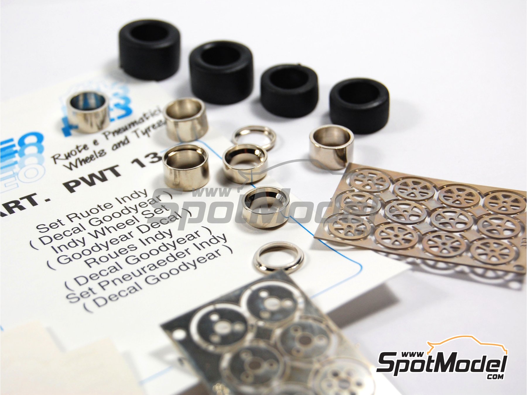 Image 2: Llantas con neumaticos tipo Indy | Set de llantas y neumáticos en escala 1/43 fabricado por Tameo Kits (ref. PWT13)