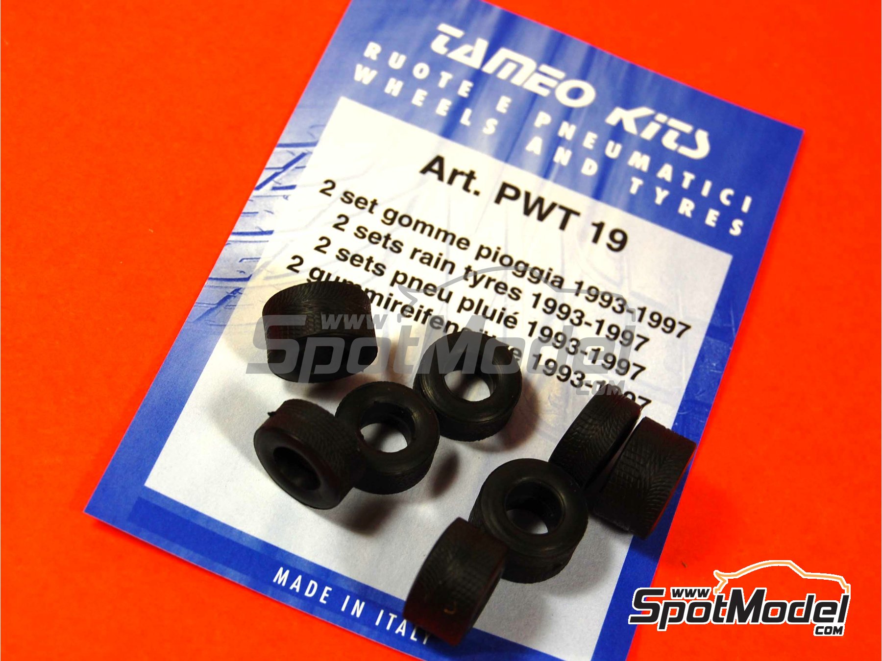 Image 3: Rain tyres - FIA Formula 1 World Championship 1993, 1994, 1995, 1996 and 1997 | Tyre set in 1/43 scale manufactured by Tameo Kits (ref.&nbsp;PWT19)
