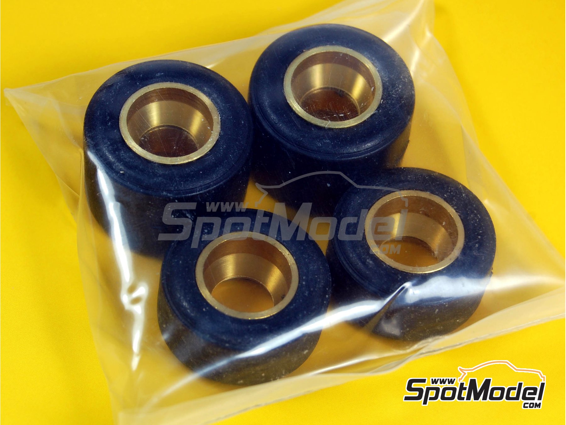 Image 1: F1 Wheel set -  1981, 1982, 1983, 1984, 1985, 1986, 1987, 1988, 1989, 1990, 1991 and 1992 | Rims and tyres set in 1/24 scale manufactured by Tameo Kits (ref. PWT20)