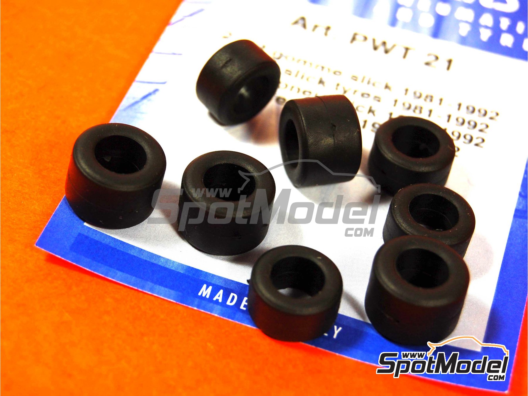 Image 1: Slick - Campeonato del Mundo FIA de Formula 1 1981, 1982, 1983, 1984, 1985, 1986, 1987, 1988, 1989, 1990, 1991 y 1992 | Neum&aacute;ticos en escala&nbsp;1/43 fabricado por Tameo Kits (ref.&nbsp;PWT21)