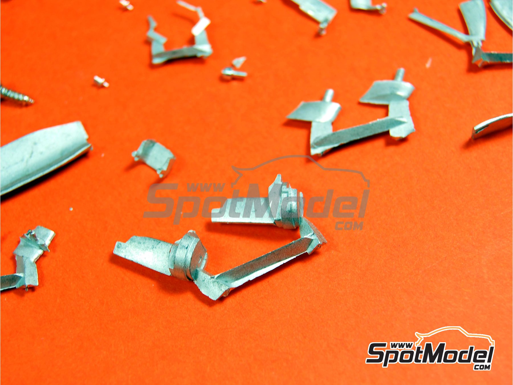 Image 3: Renault R23 - Gran Premio de Fórmula 1 de España 2003 | Maqueta de coche en escala 1/43 fabricado por Tameo Kits (ref. SLK007)