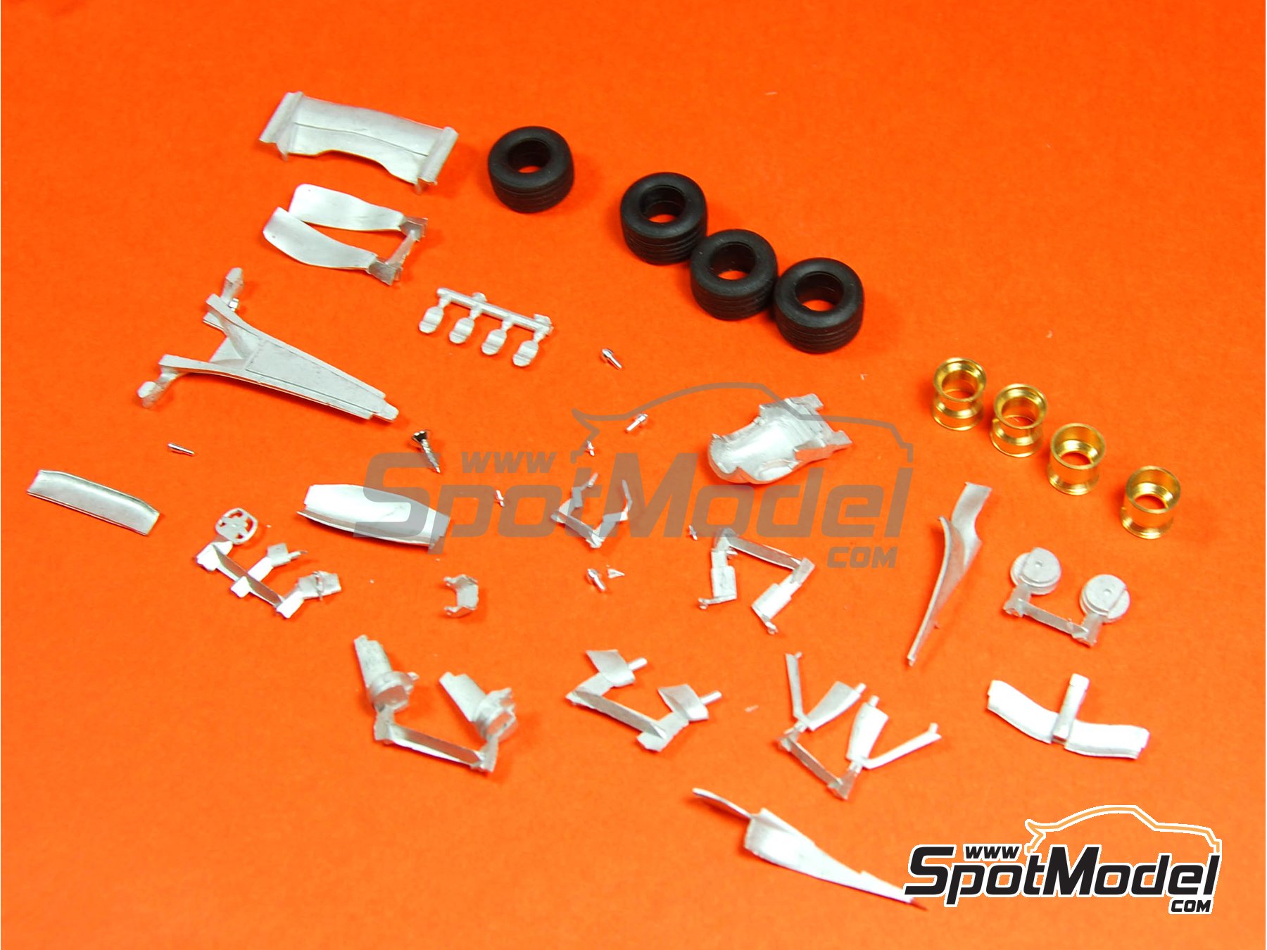 Image 13: Renault R23 - Gran Premio de Fórmula 1 de España 2003 | Maqueta de coche en escala 1/43 fabricado por Tameo Kits (ref. SLK007)