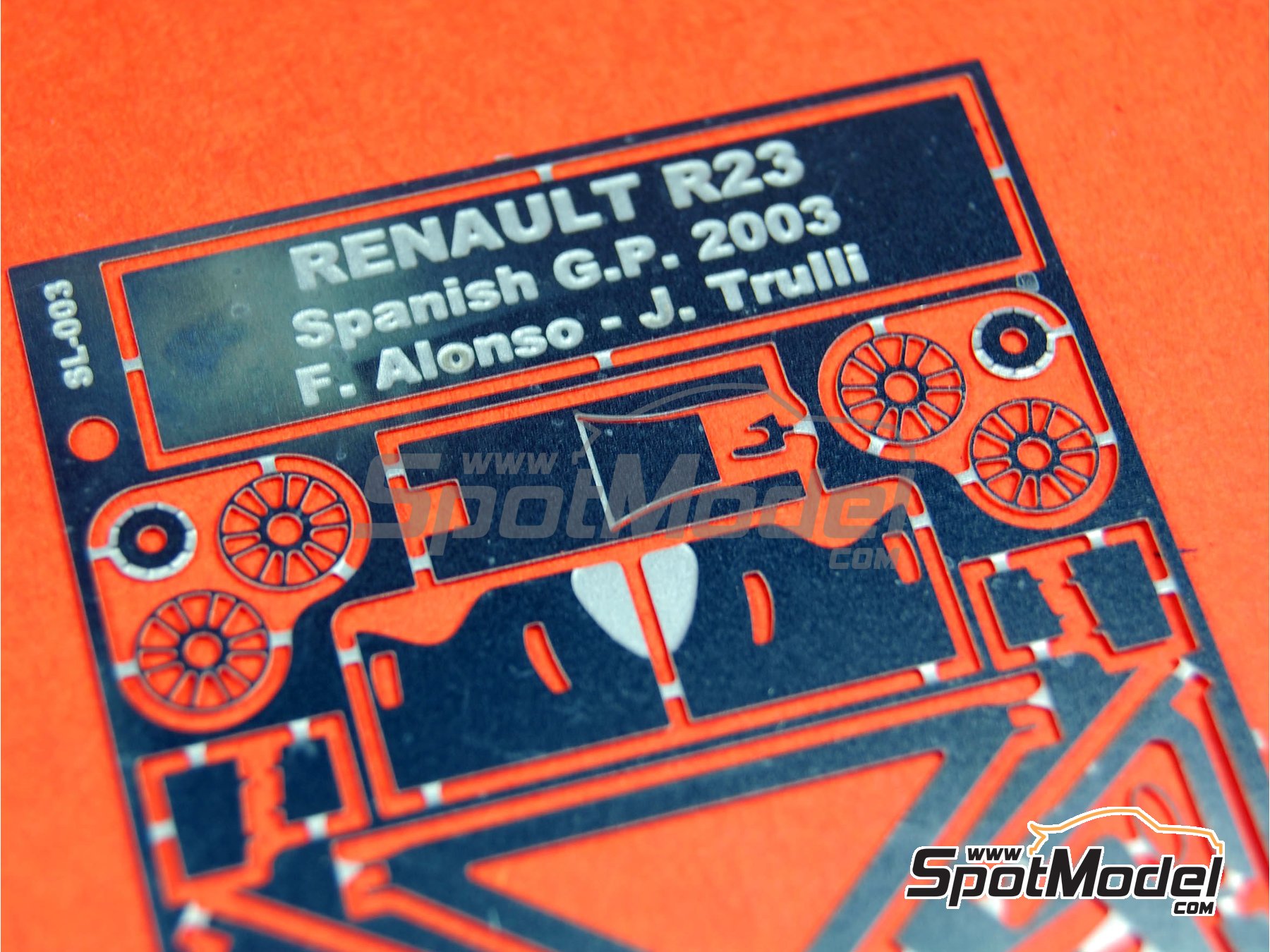 Image 23: Renault R23 - Gran Premio de Fórmula 1 de España 2003 | Maqueta de coche en escala 1/43 fabricado por Tameo Kits (ref. SLK007)