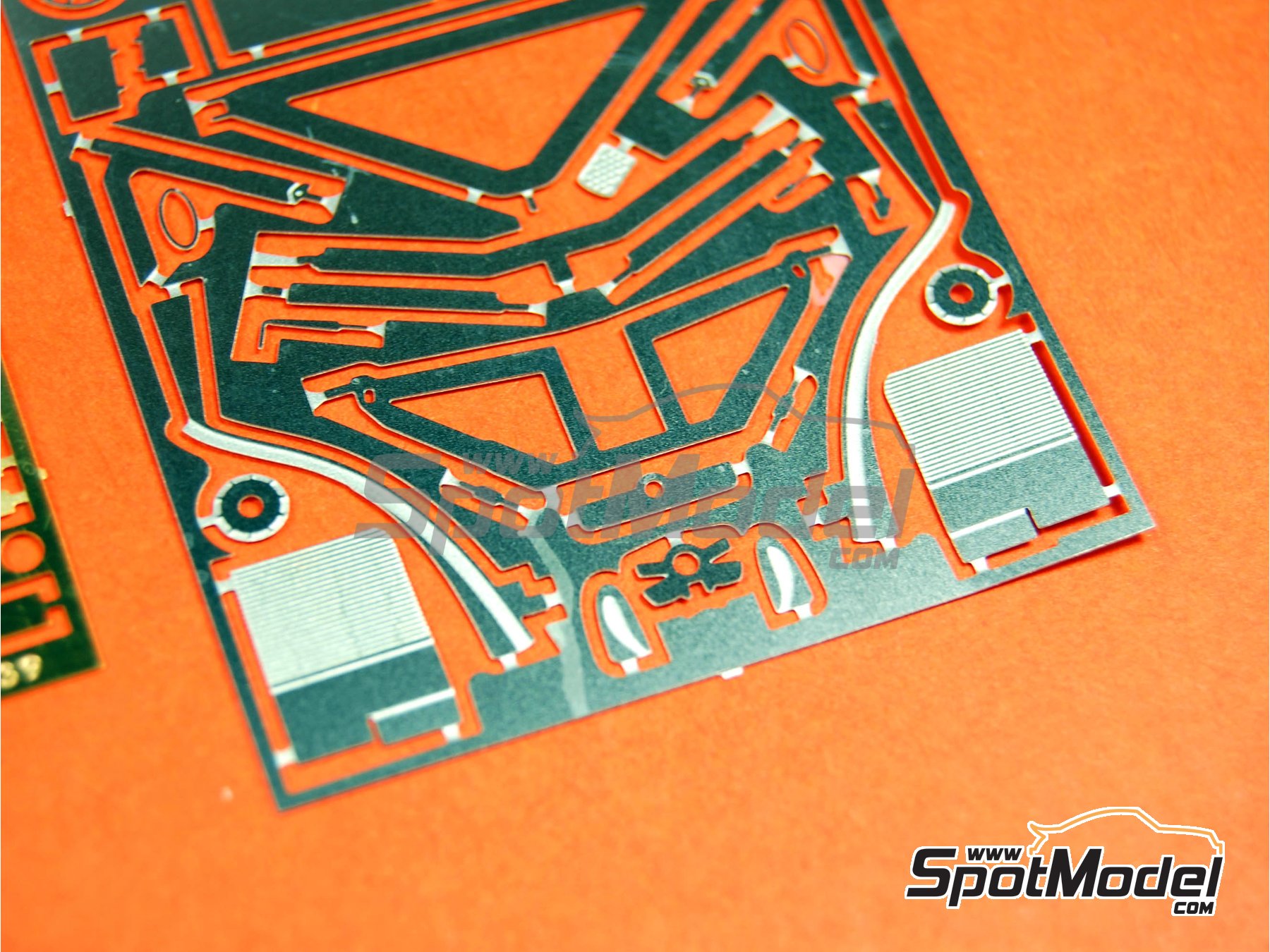 Image 25: Renault R23 - Gran Premio de Fórmula 1 de España 2003 | Maqueta de coche en escala 1/43 fabricado por Tameo Kits (ref. SLK007)