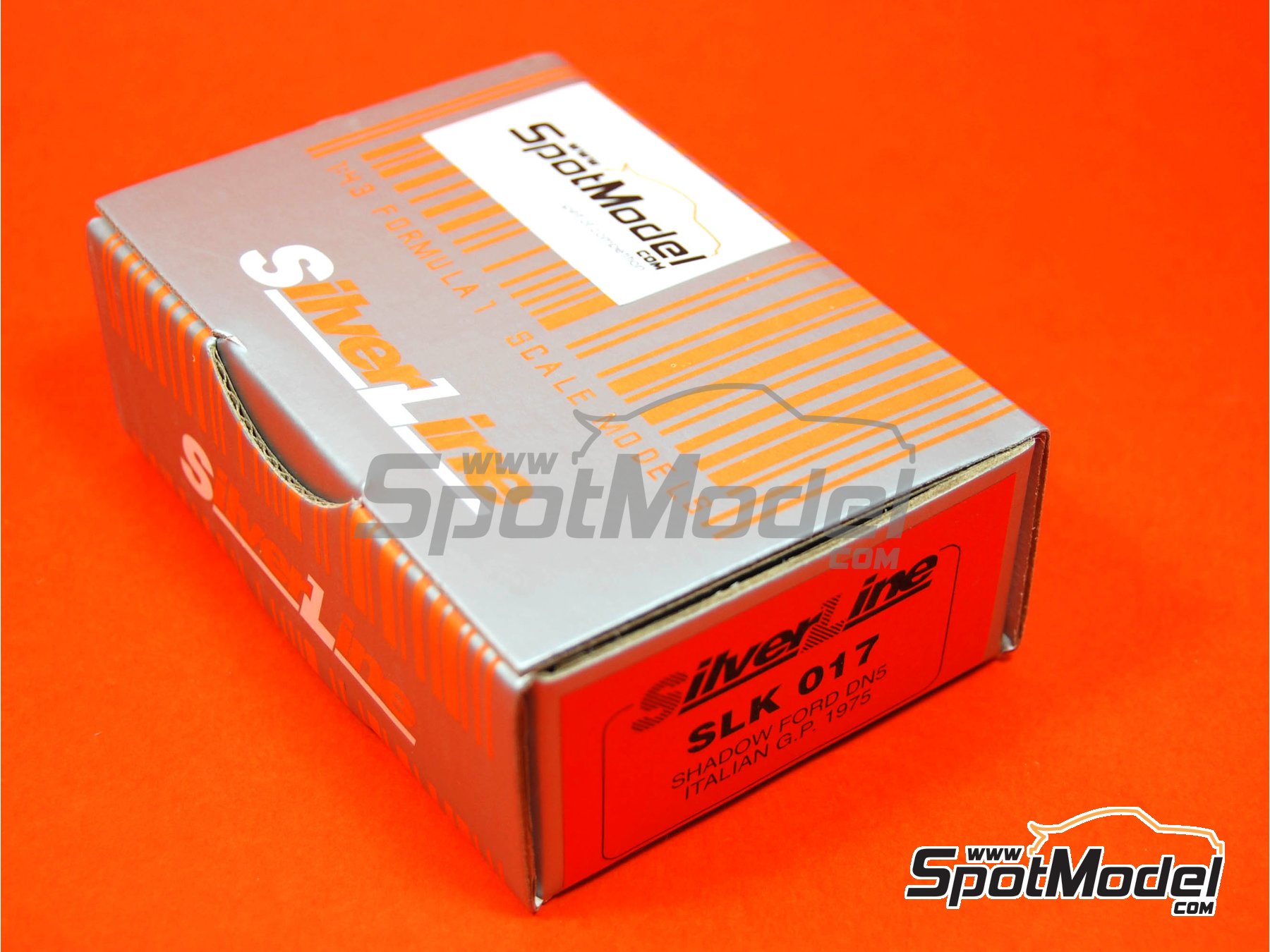 Image 3: Shadow Ford DN5 sponsored by UOP - Italian Formula 1 Grand Prix 1975 | Car scale model kit in 1/43 scale manufactured by Tameo Kits (ref.&nbsp;SLK017)