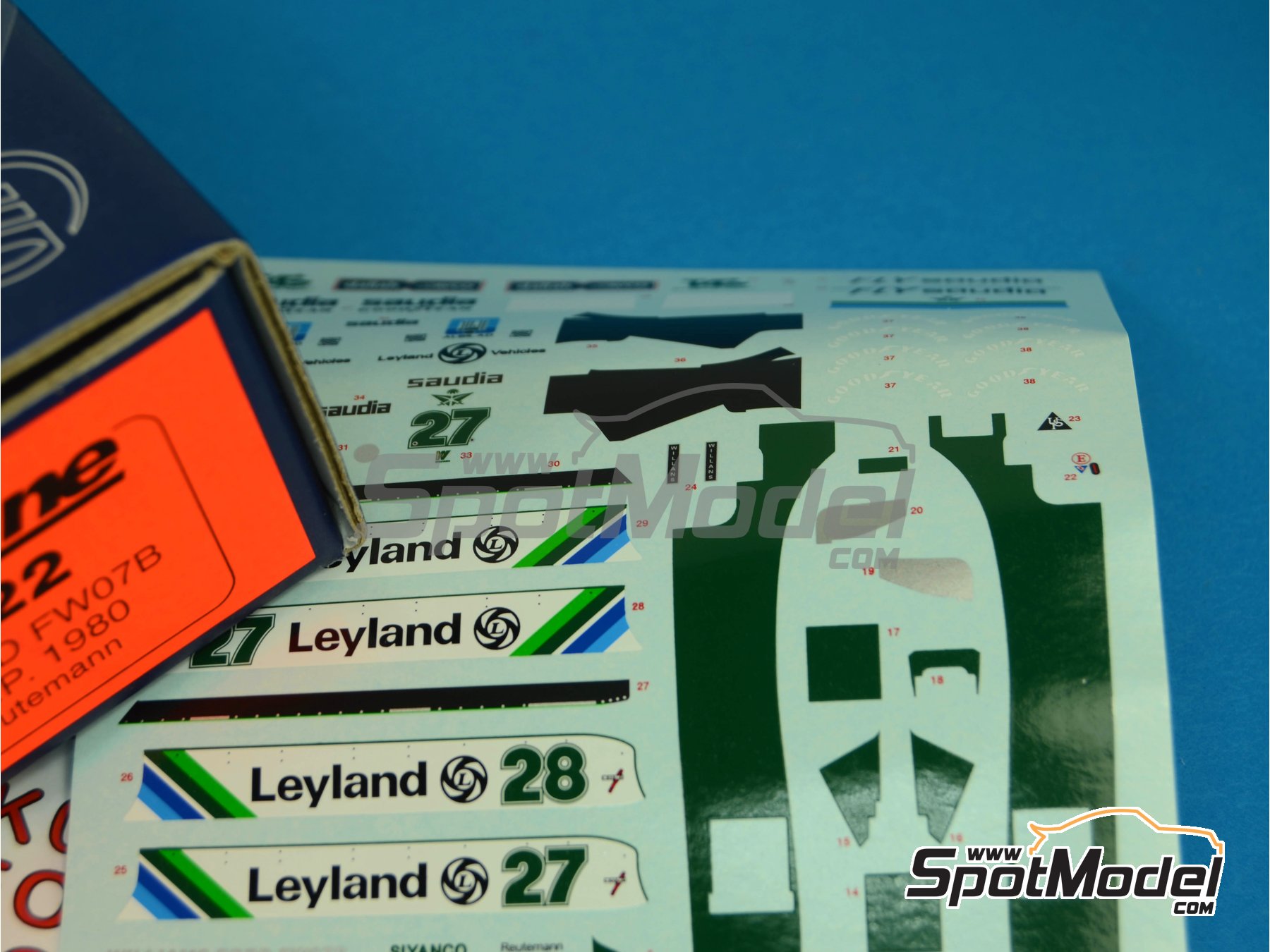 Image 4: Williams Ford FW07B Williams Grand Prix Engineering Team sponsored by Saudia - Monaco Formula 1 Grand Prix 1980 | Car scale model kit in 1/43 scale manufactured by Tameo Kits (ref. SLK022)