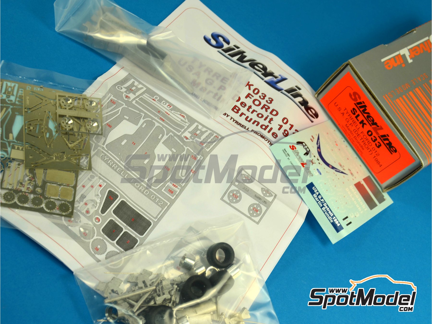 Image 1: Tyrrell Ford 012 Equipo Tyrrell Racing patrocinado por DeLonghi - Gran Premio de Fórmula 1 de los Estados Unidos de América 1984 | Maqueta de coche en escala 1/43 fabricado por Tameo Kits (ref. SLK033)