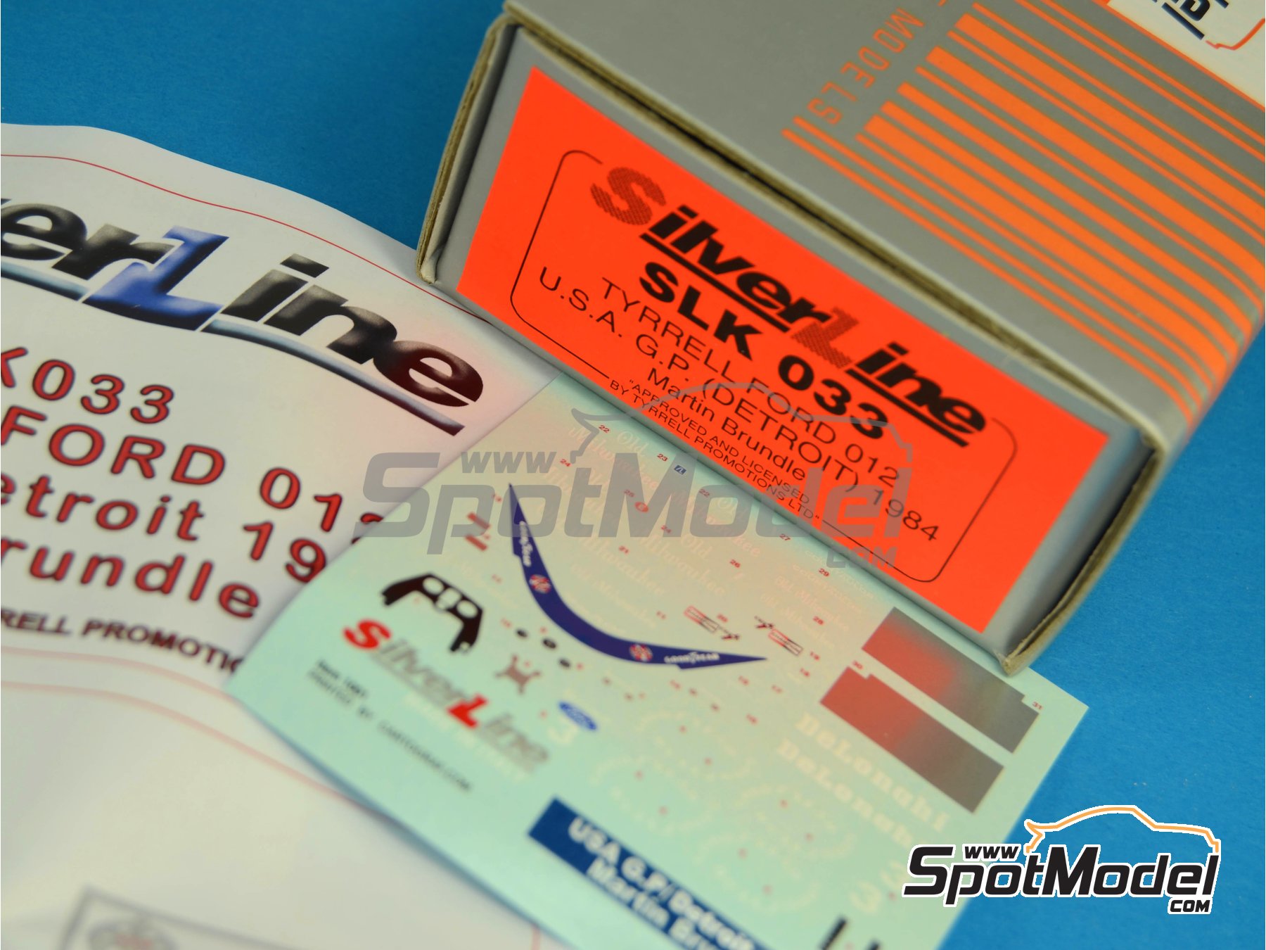 Image 5: Tyrrell Ford 012 Equipo Tyrrell Racing patrocinado por DeLonghi - Gran Premio de Fórmula 1 de los Estados Unidos de América 1984 | Maqueta de coche en escala 1/43 fabricado por Tameo Kits (ref. SLK033)