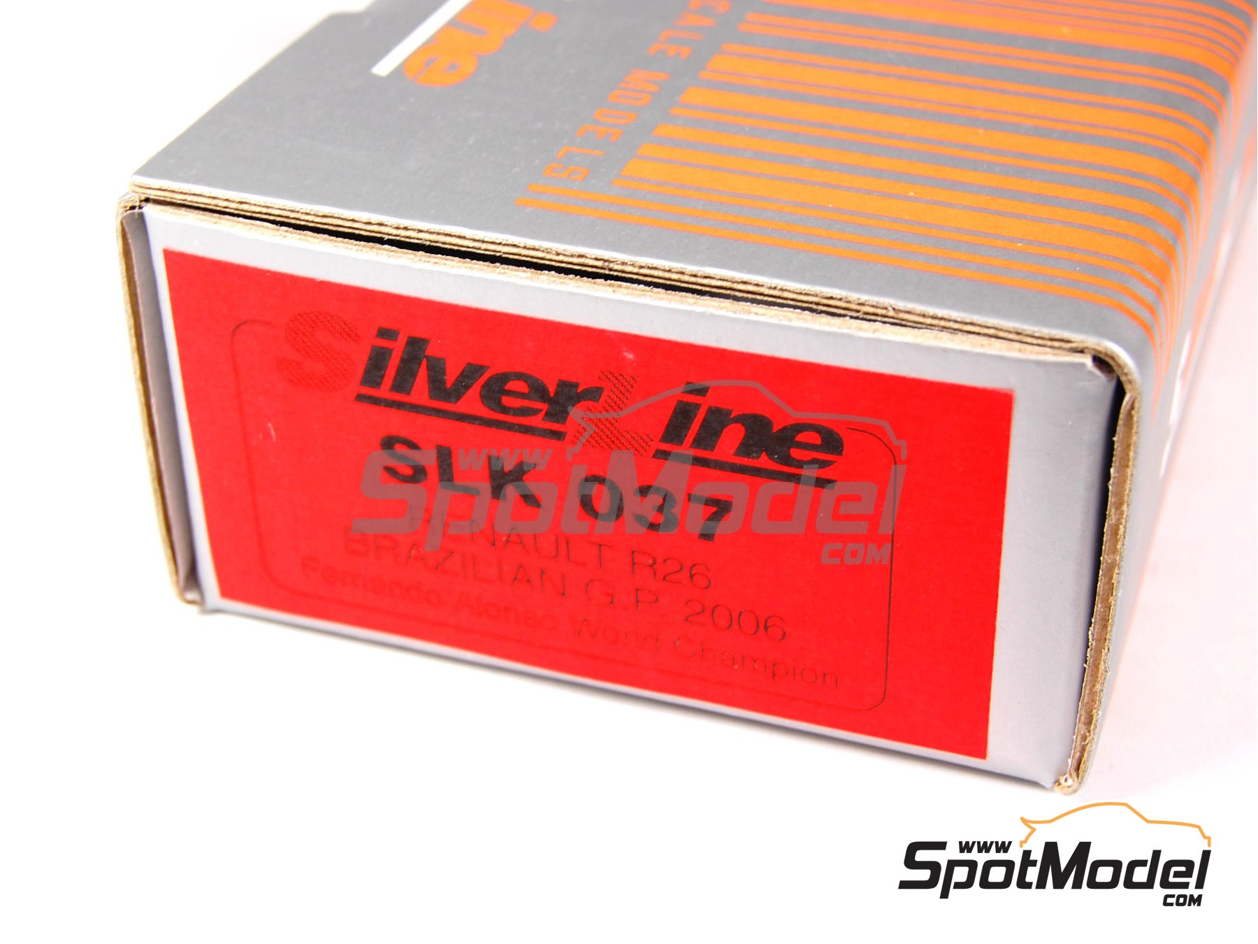 Image 1: Renault R26 Renault F1 Team - Brazilian Formula 1 Grand Prix 2006 | Car scale model kit in 1/43 scale manufactured by Tameo Kits (ref.&nbsp;SLK037)