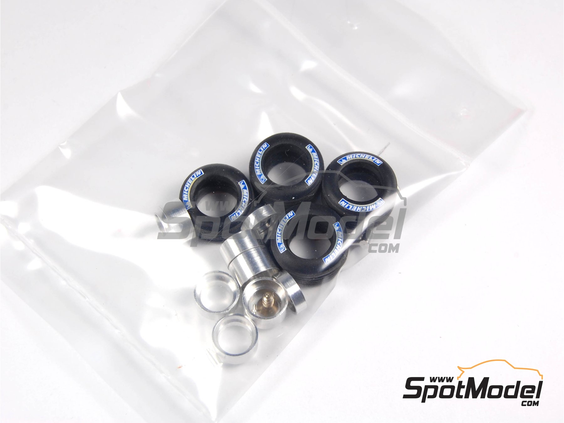 Image 6: Renault R26 Renault F1 Team - Brazilian Formula 1 Grand Prix 2006 | Car scale model kit in 1/43 scale manufactured by Tameo Kits (ref.&nbsp;SLK037)