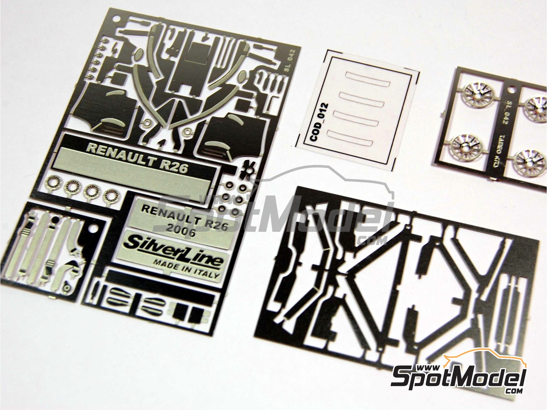 Image 11: Renault R26 Equipo Renault F1 patrocinado por Telefónica - Gran Premio de Fórmula 1 de Canada 2006 | Maqueta de coche en escala 1/43 fabricado por Tameo Kits (ref. SLK040)