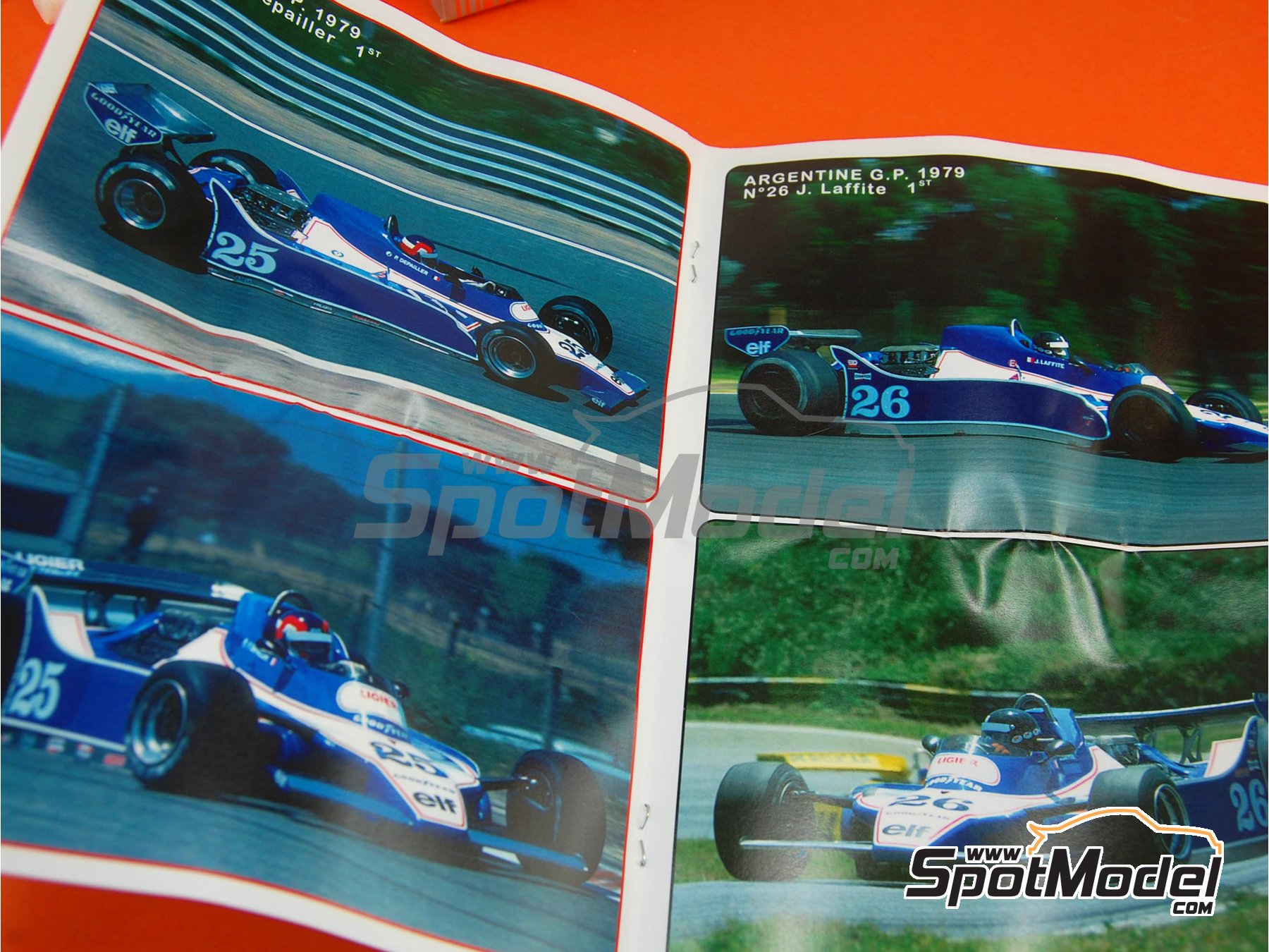 Image 9: Ligier Ford J11 Equipo Equipe Ligier patrocinado por ELF Gitanes - Gran Premio de Fórmula 1 de España 1979 | Maqueta de coche en escala 1/43 fabricado por Tameo Kits (ref. SLK043)